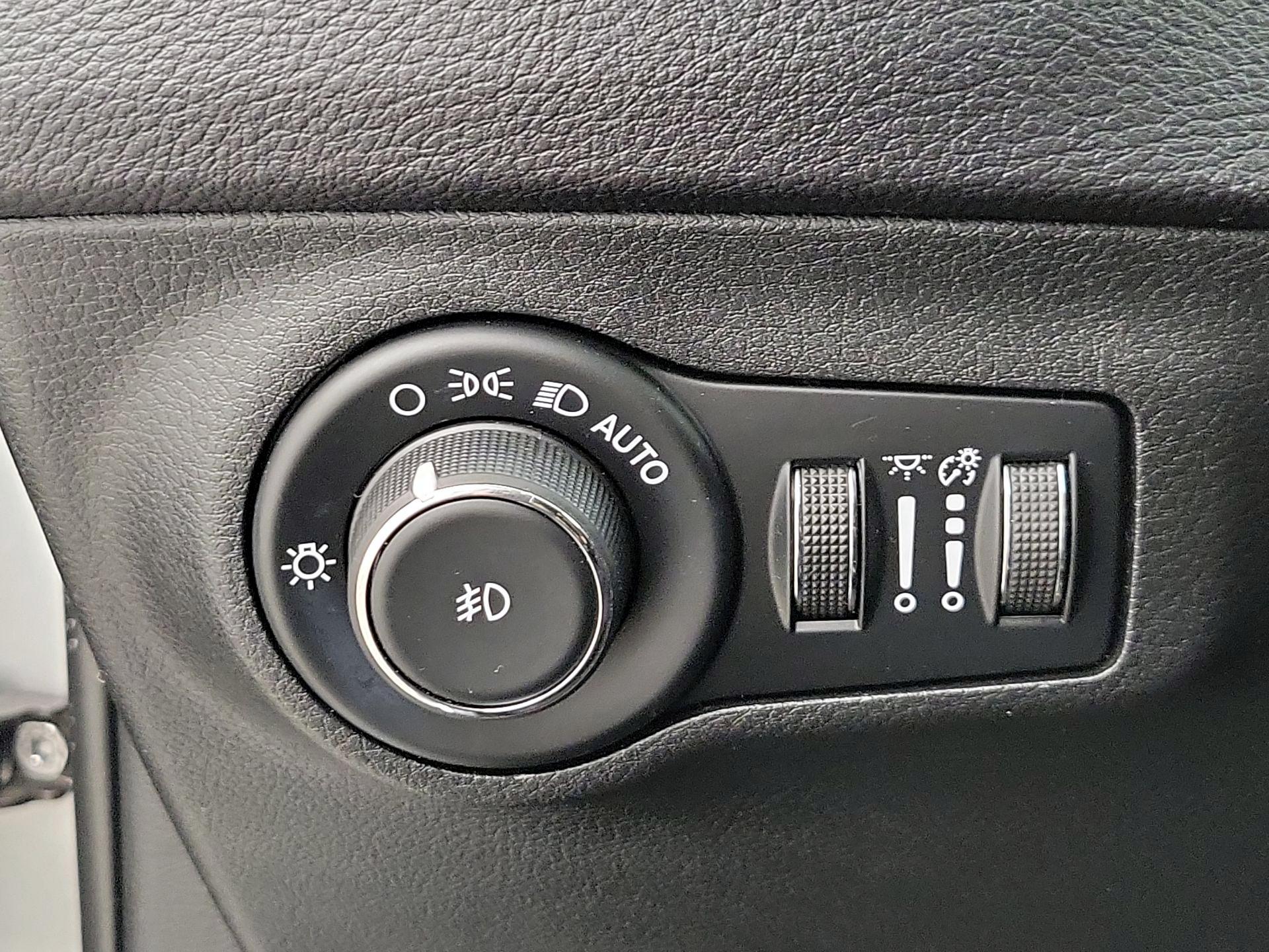 Thumbnail: 2019 Jeep Compass - 13