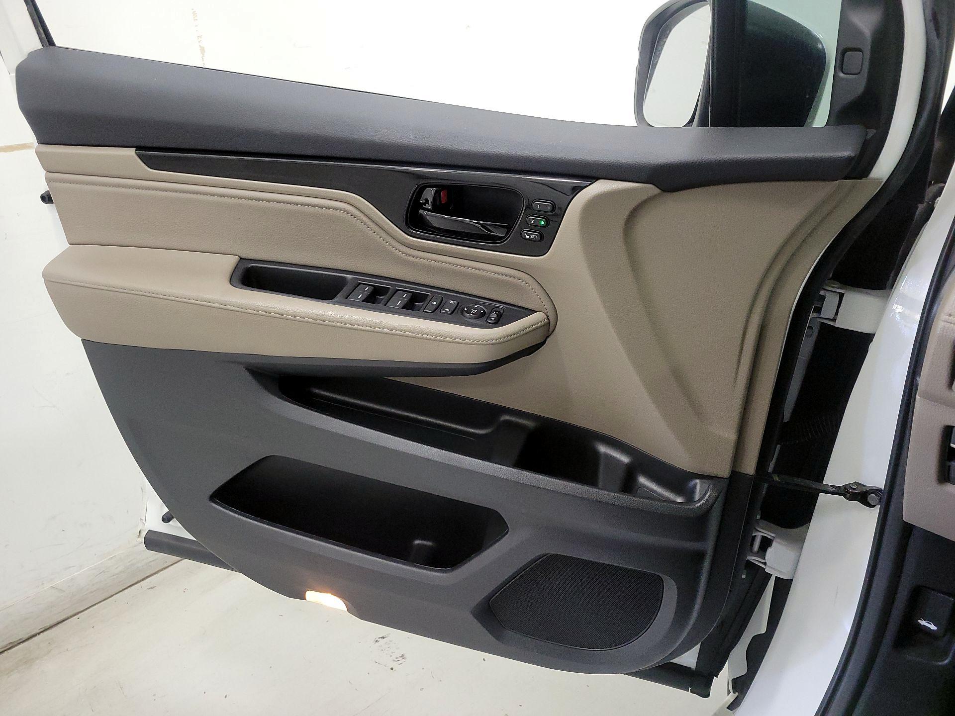Thumbnail: 2021 Honda Odyssey - 12