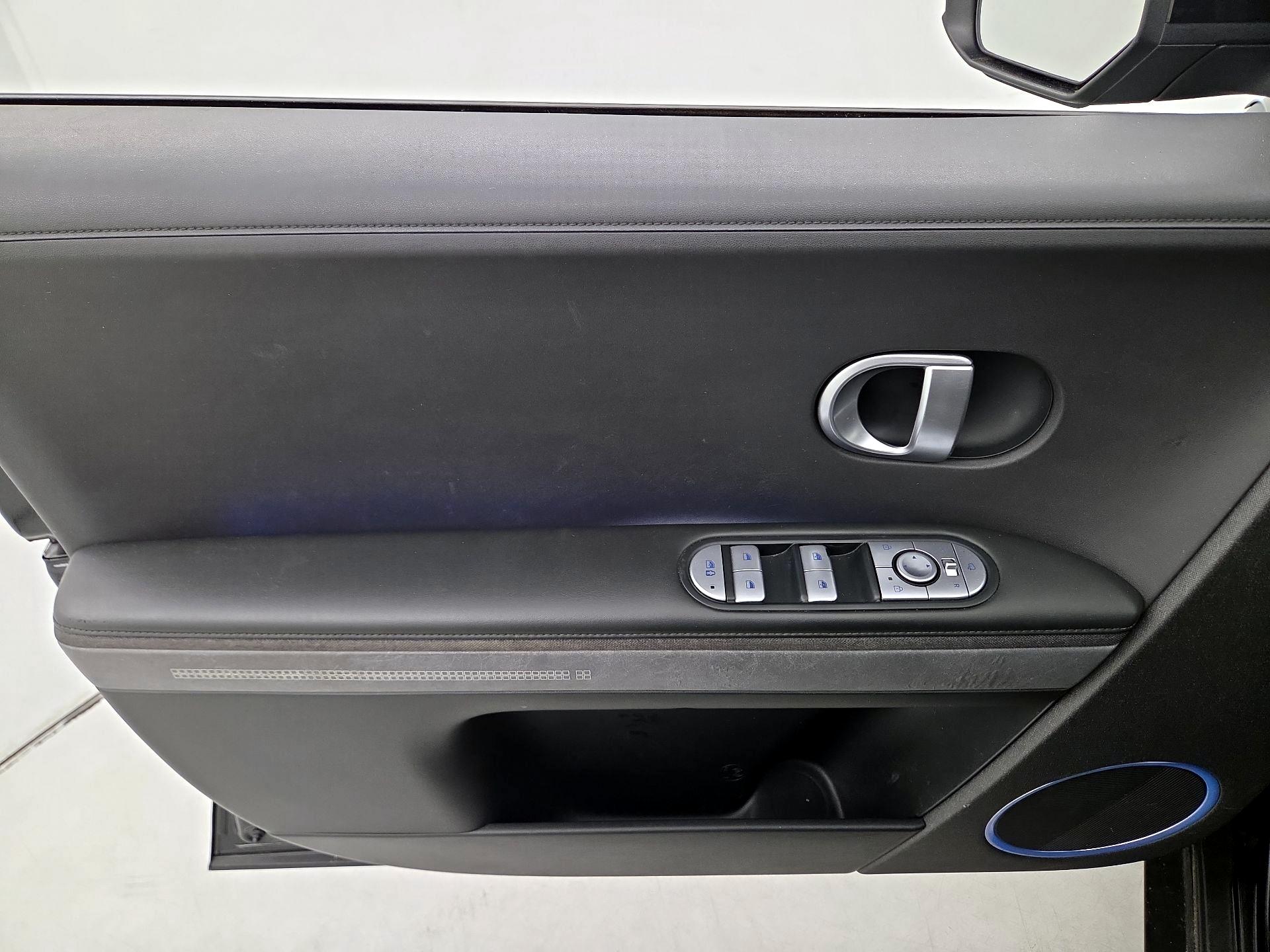 Thumbnail: 2023 Hyundai Ioniq 5 - 12
