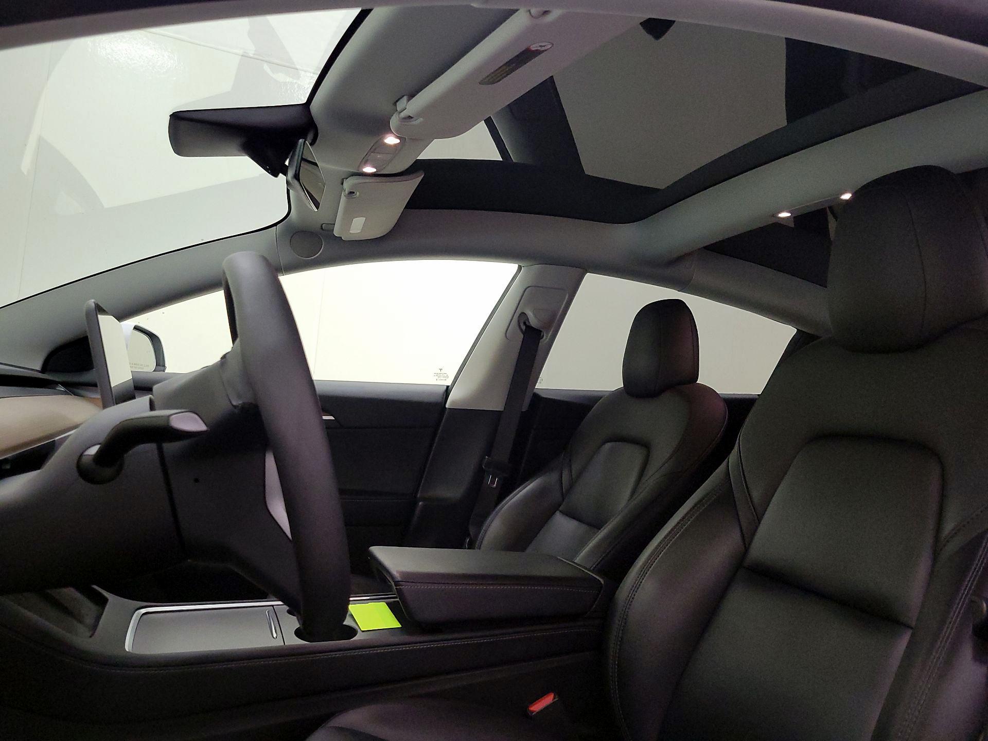 Thumbnail: 2022 Tesla Model 3 - 19