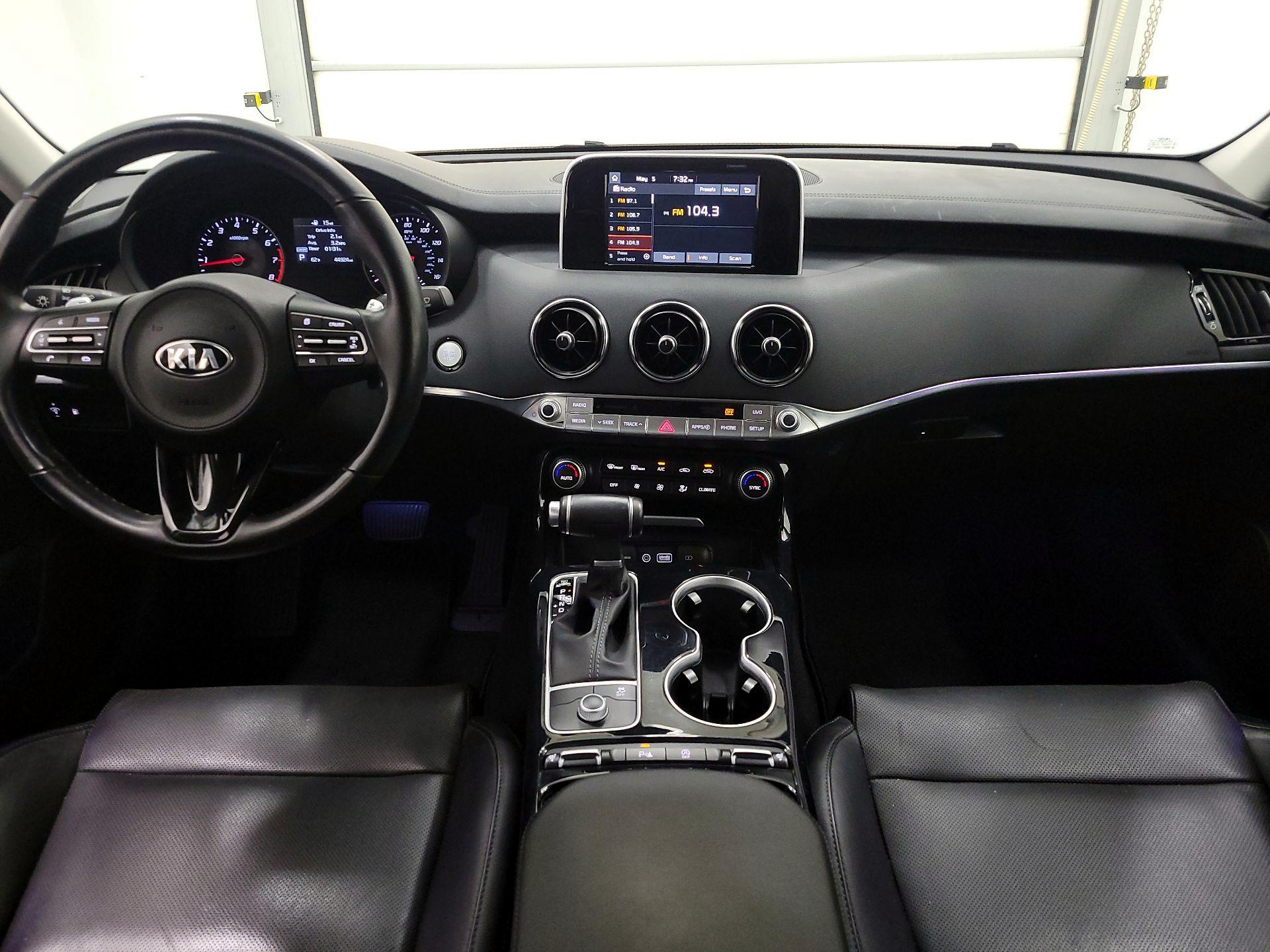 Thumbnail: 2018 Kia Stinger - 9