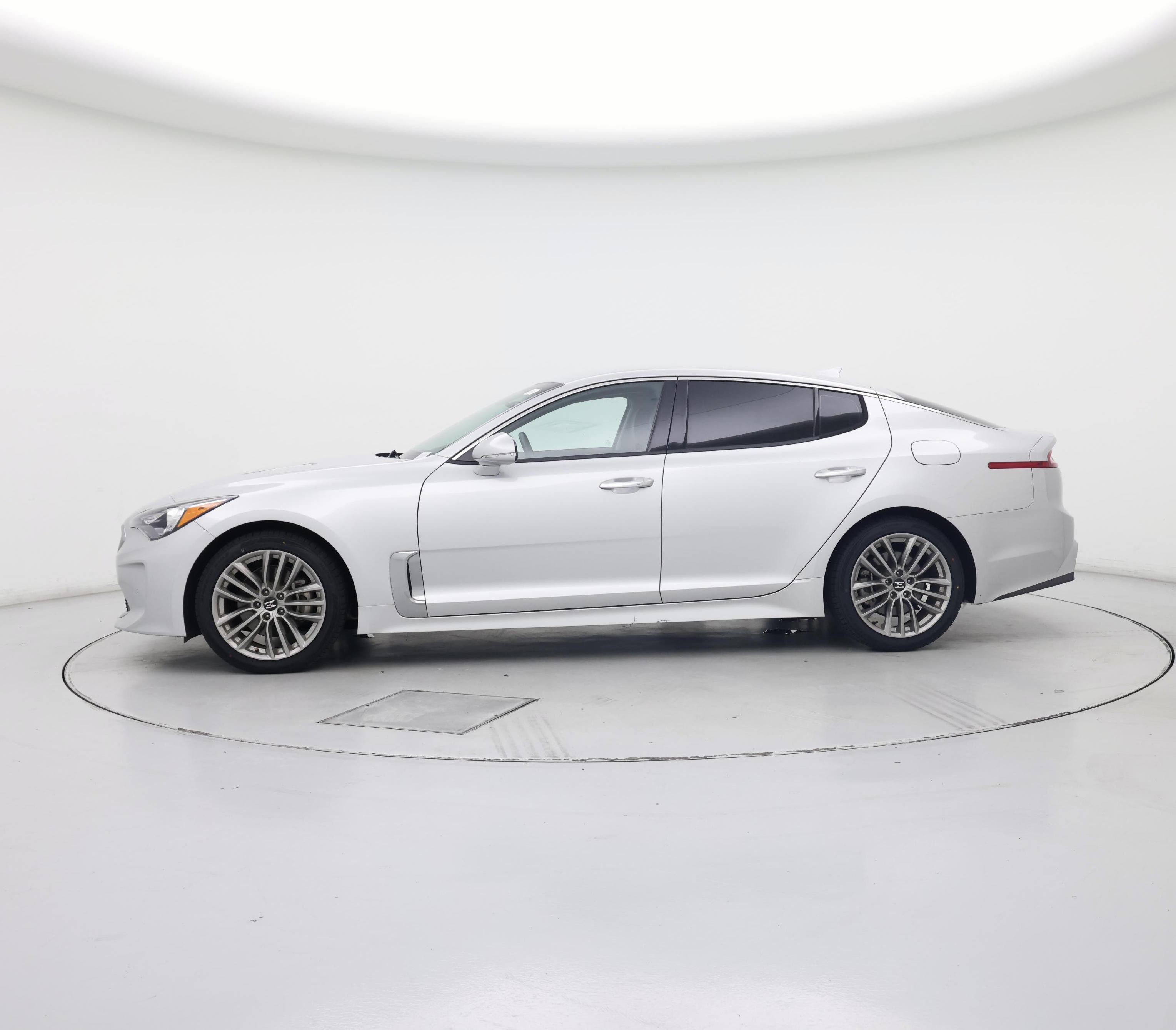 Thumbnail: 2018 Kia Stinger - 3