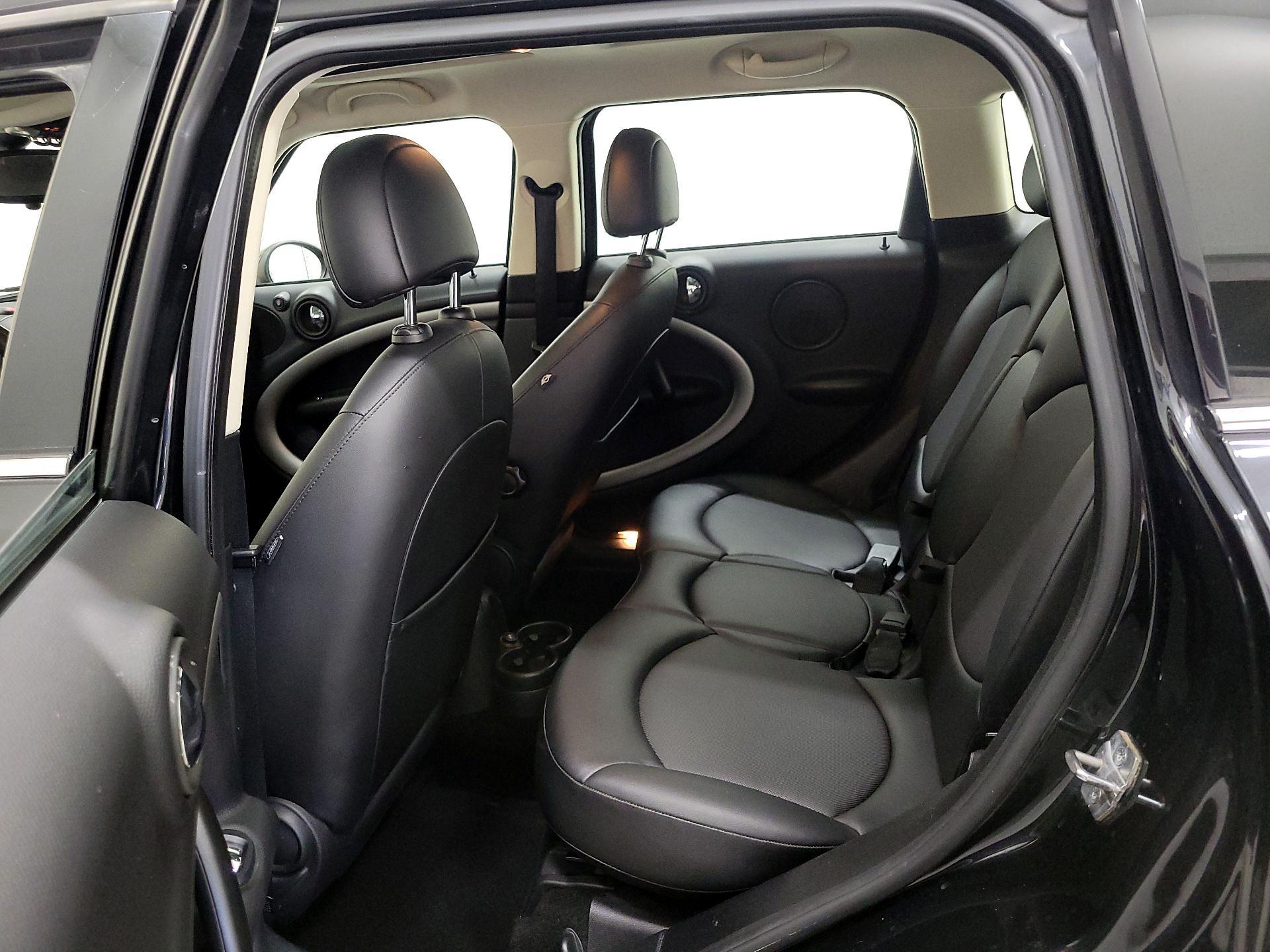 Thumbnail: 2015 MINI Cooper Countryman - 17