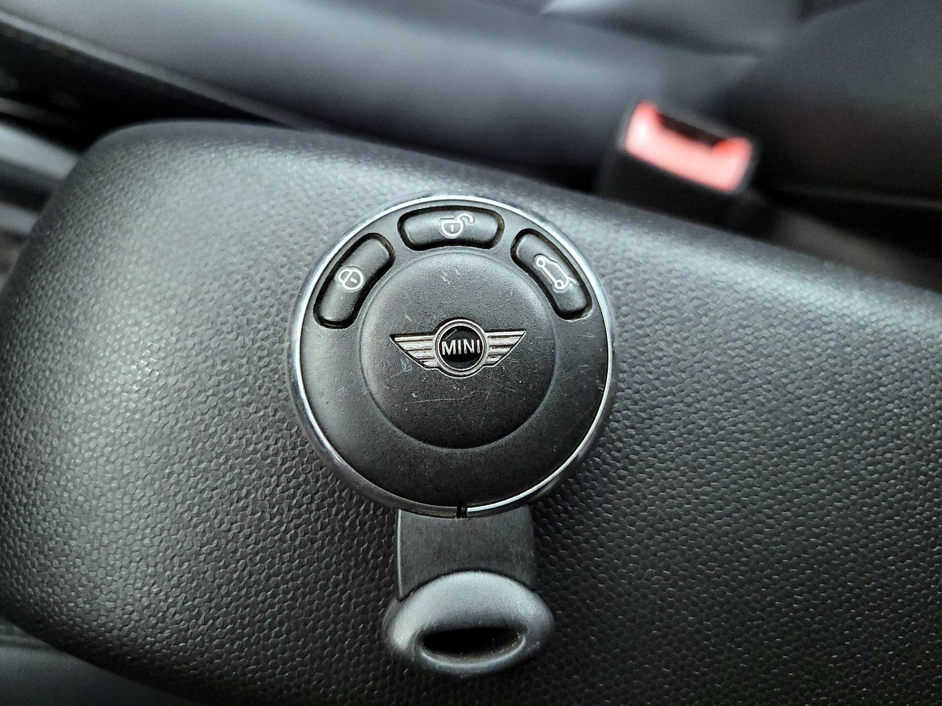 Thumbnail: 2015 MINI Cooper Countryman - 20