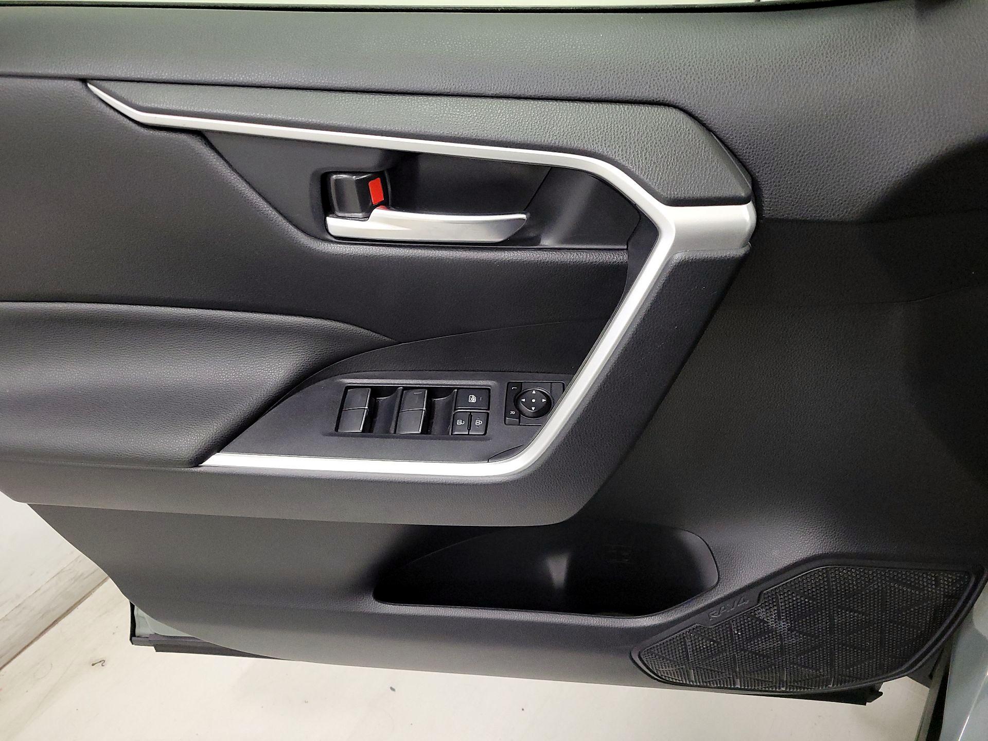 Thumbnail: 2023 Toyota RAV4 - 12