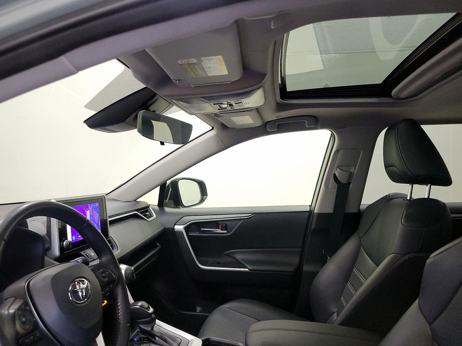 Thumbnail: 2023 Toyota RAV4 - 19