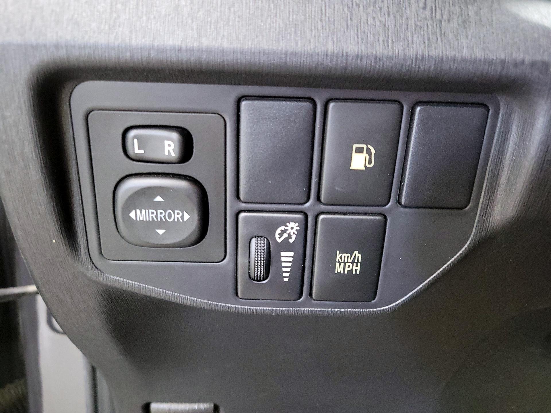 Thumbnail: 2015 Toyota Prius - 13
