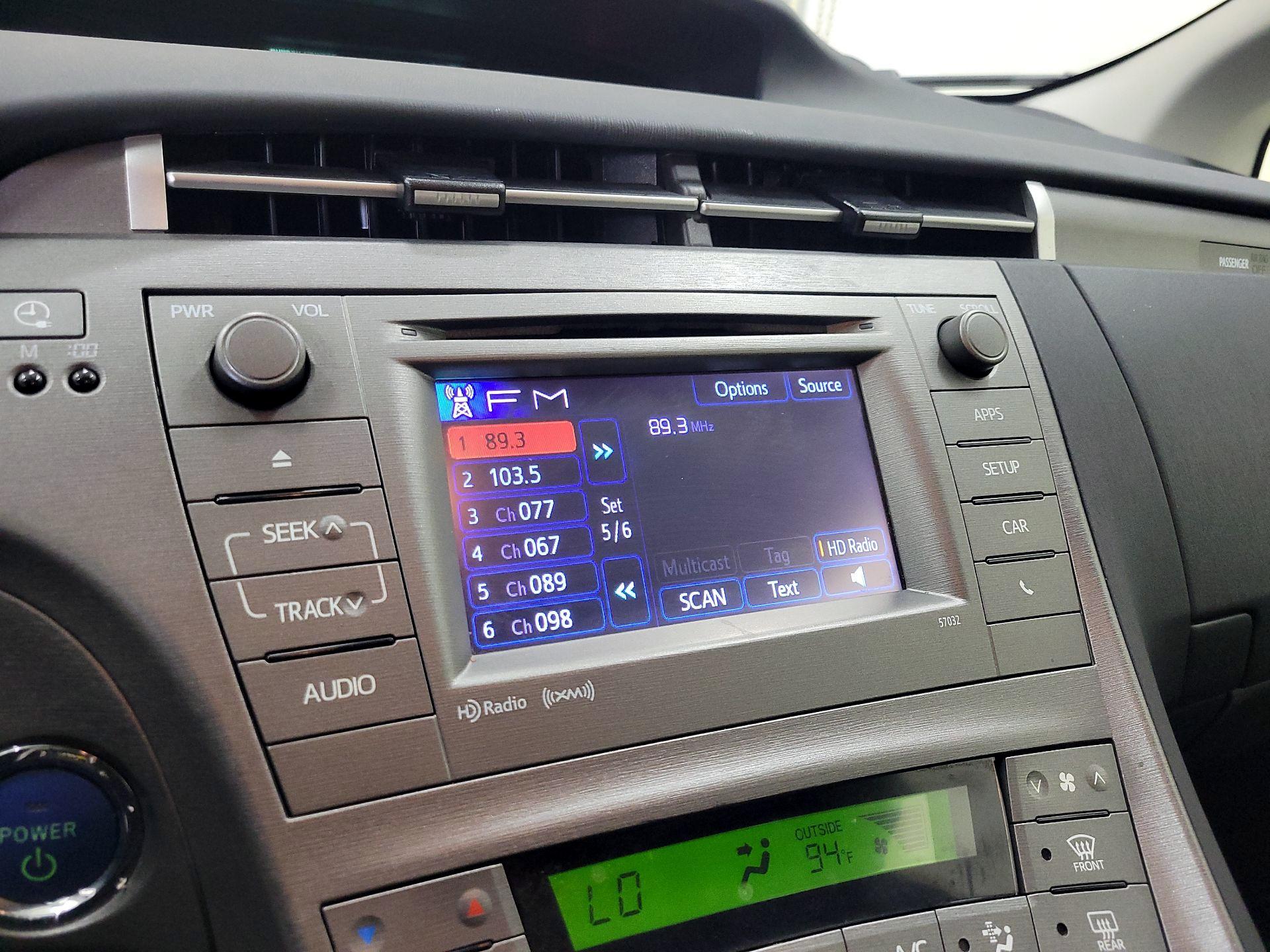 Thumbnail: 2015 Toyota Prius - 15