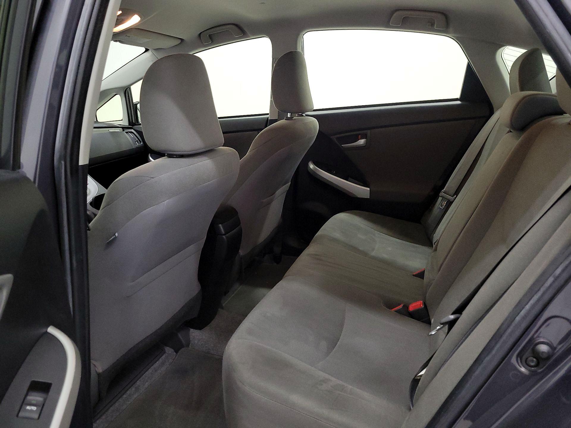 Thumbnail: 2015 Toyota Prius - 18