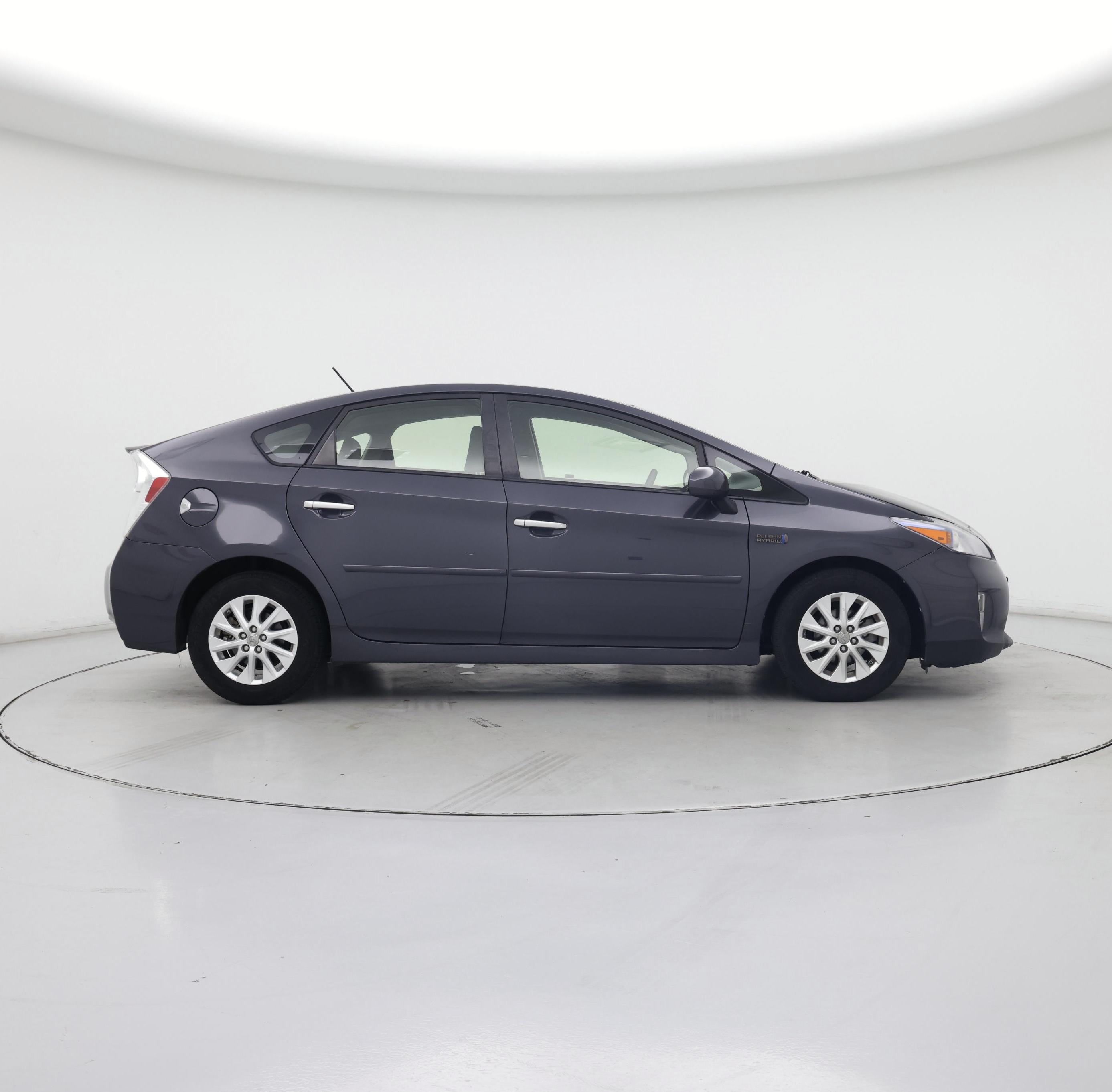 Thumbnail: 2015 Toyota Prius - 7