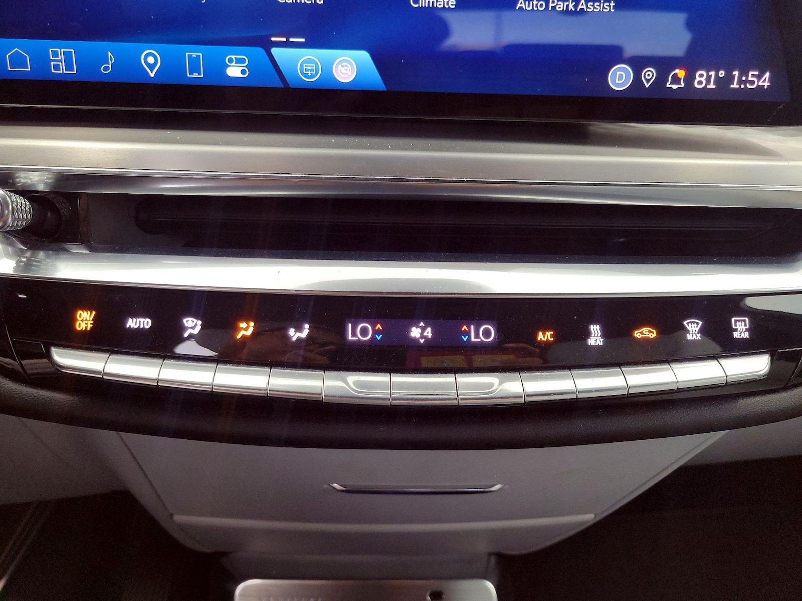2024 Cadillac LYRIQ Luxury 1 - Photo 17