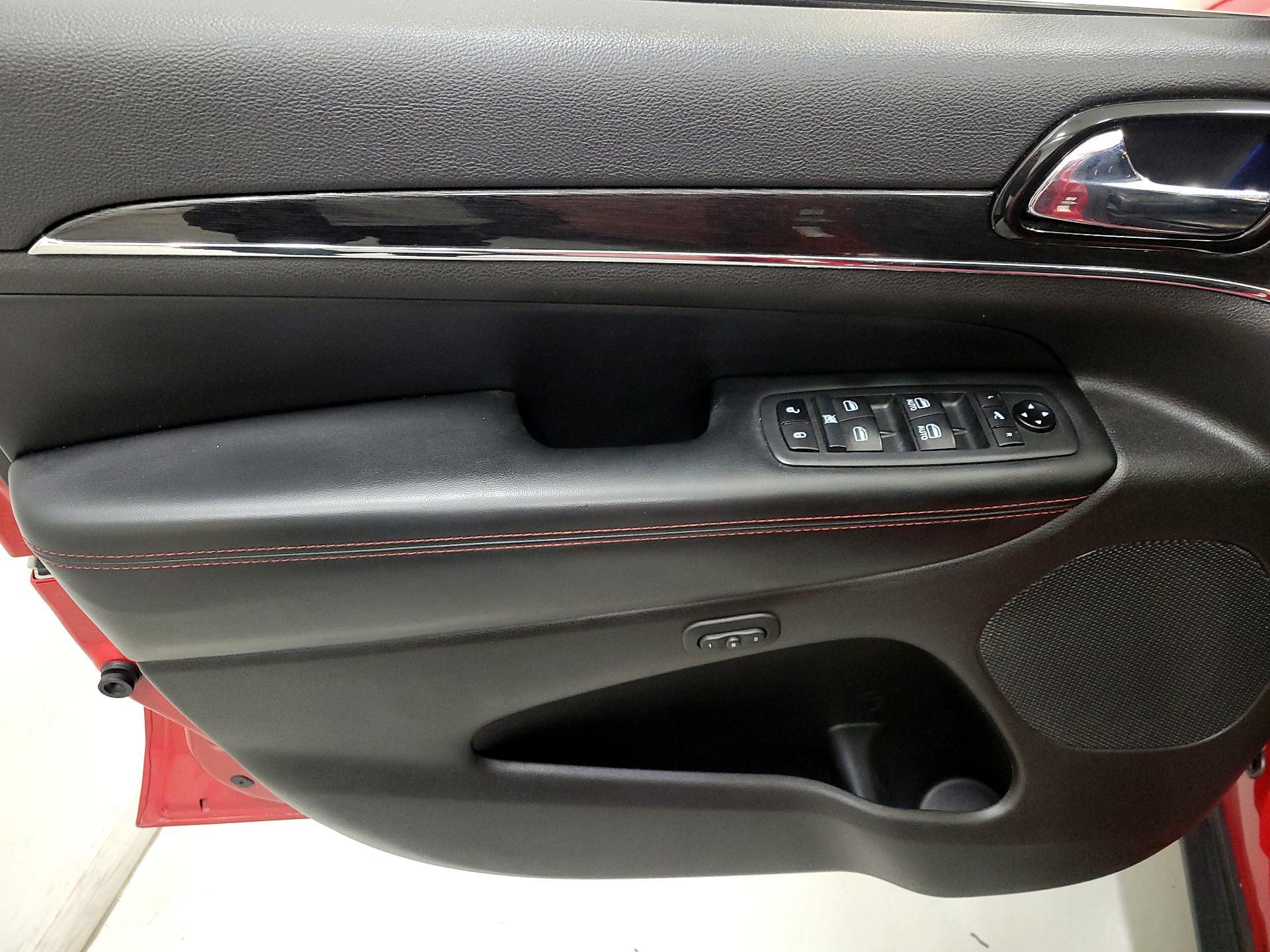 Thumbnail: 2020 Jeep Grand Cherokee - 12