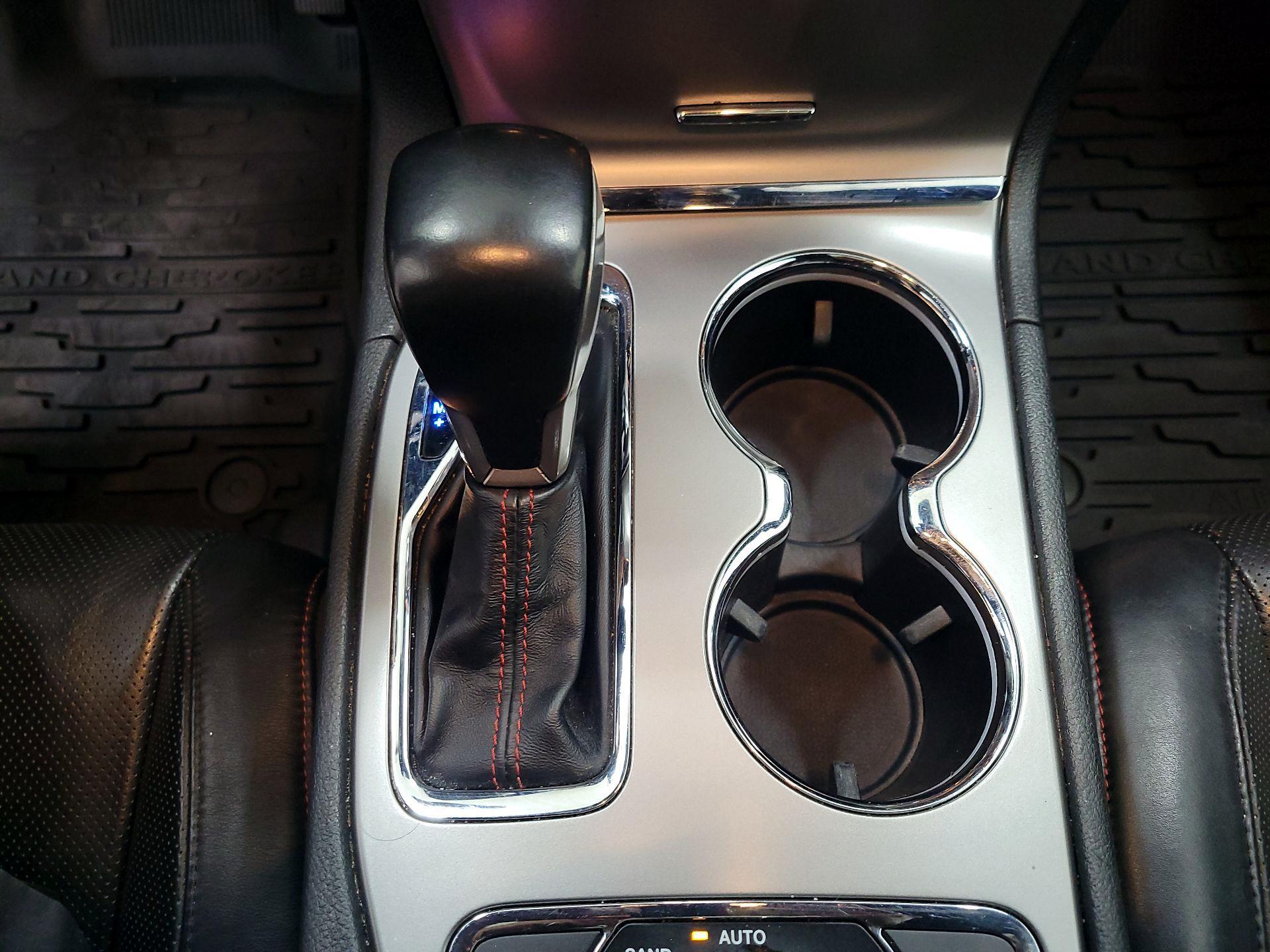 Thumbnail: 2020 Jeep Grand Cherokee - 17