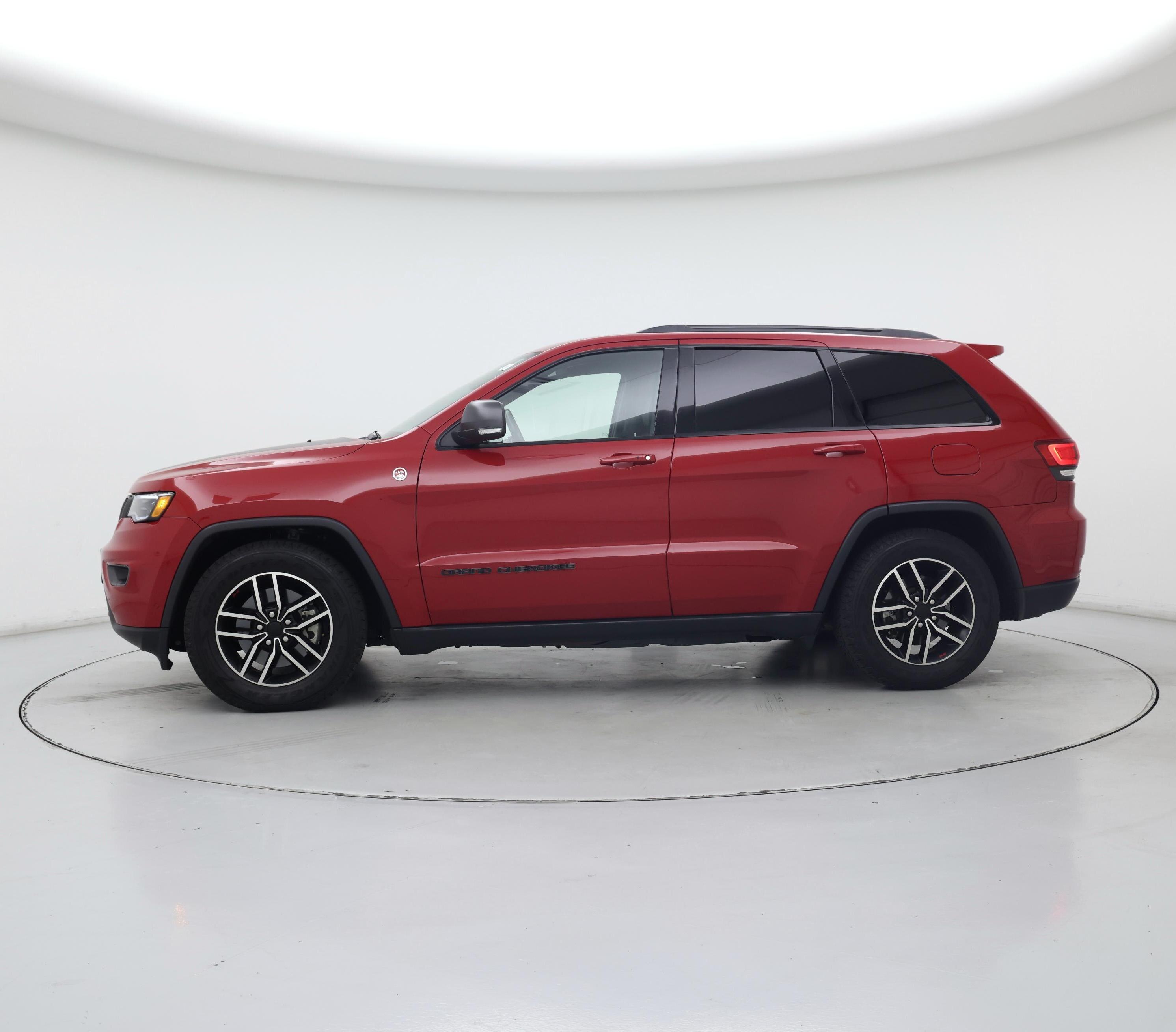 Thumbnail: 2020 Jeep Grand Cherokee - 3