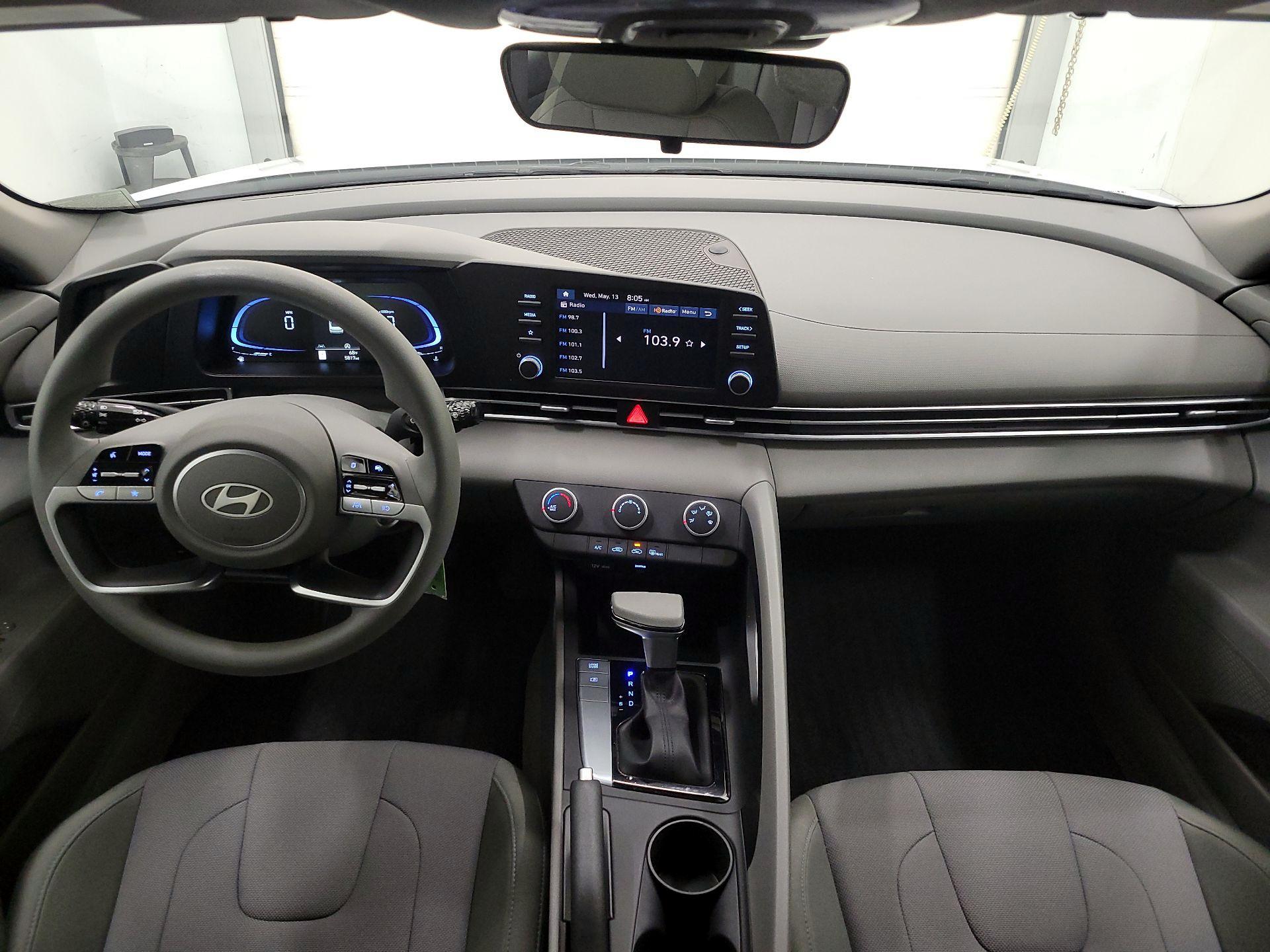 Thumbnail: 2025 Hyundai Elantra - 9