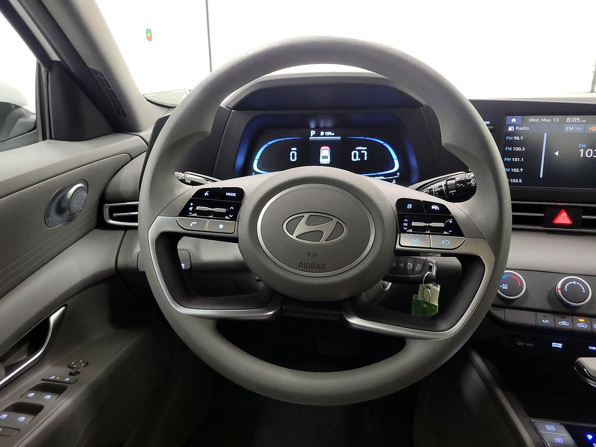 Thumbnail: 2025 Hyundai Elantra - 10