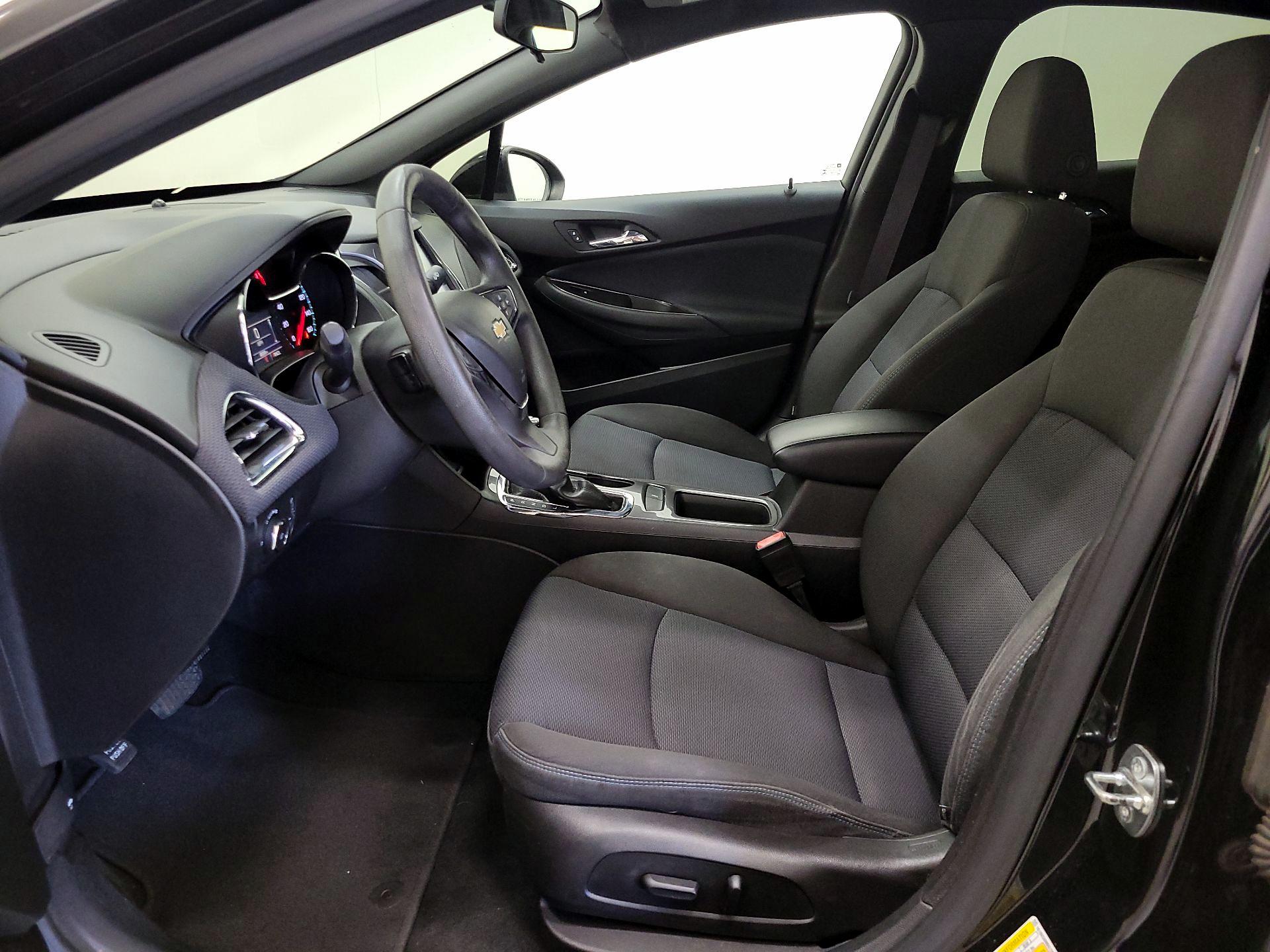 Thumbnail: 2016 Chevrolet Cruze - 11