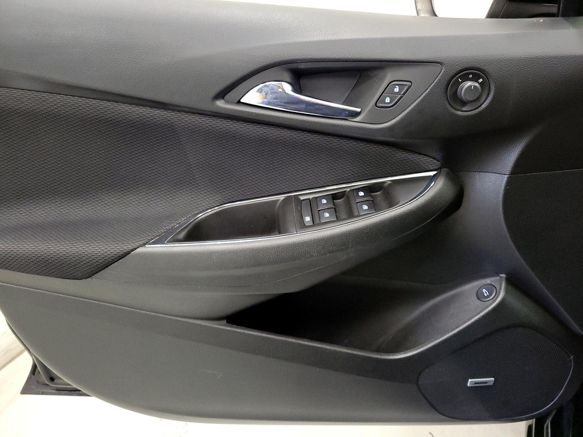 Thumbnail: 2016 Chevrolet Cruze - 12