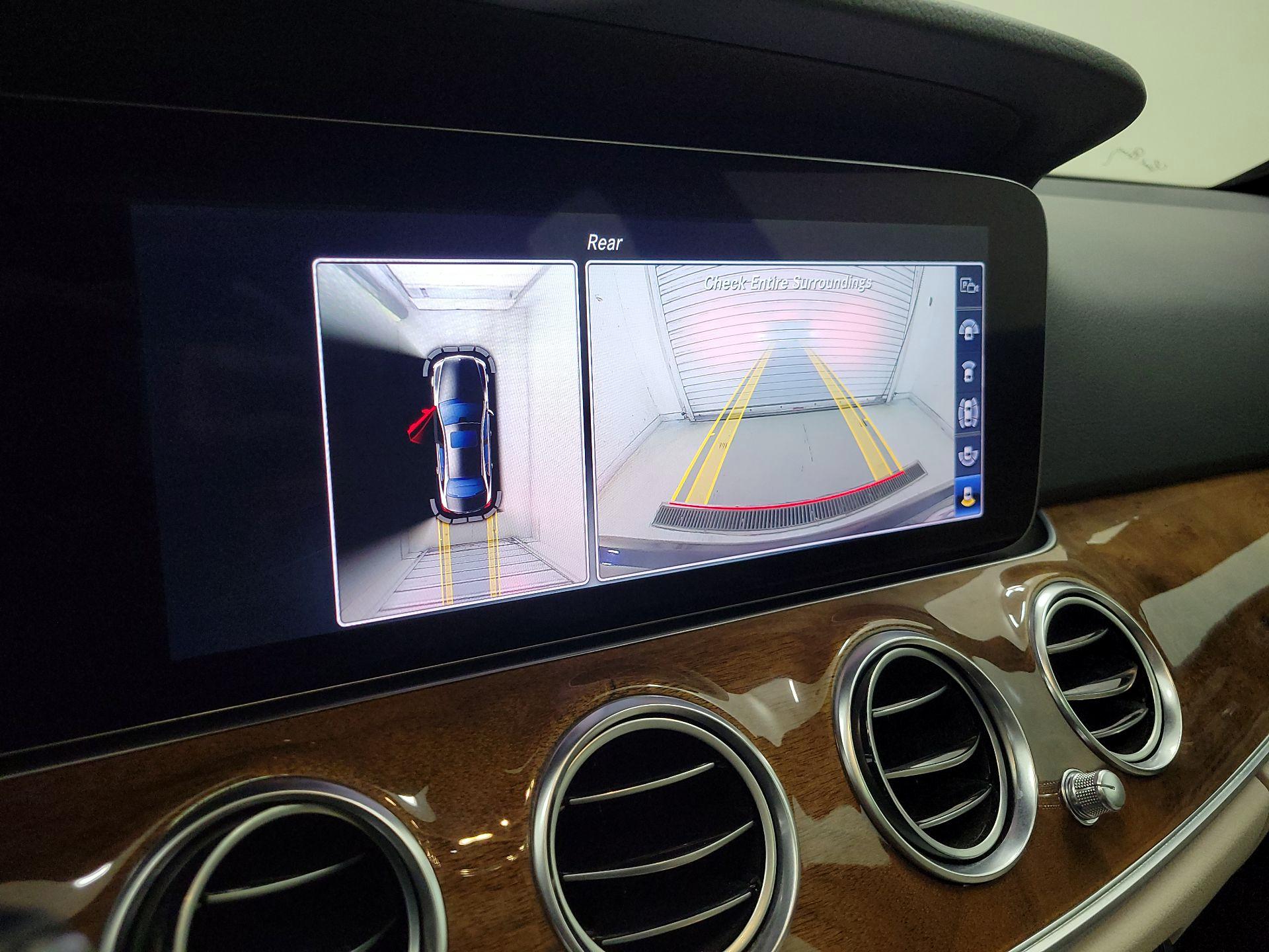 Thumbnail: 2018 Mercedes-Benz E-Class - 15