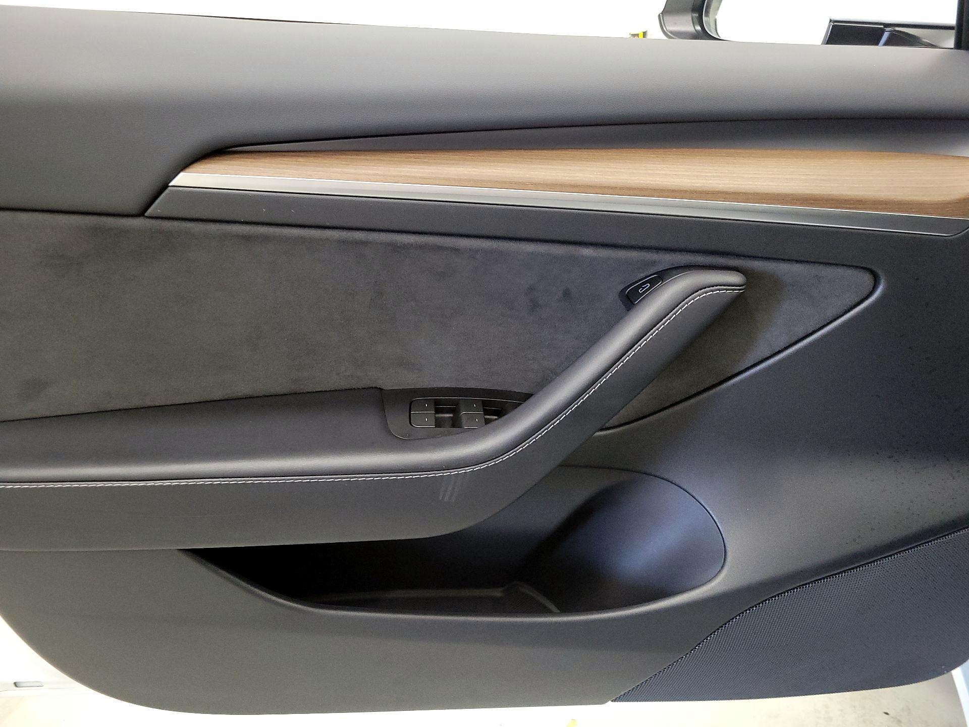 Thumbnail: 2023 Tesla Model 3 - 12