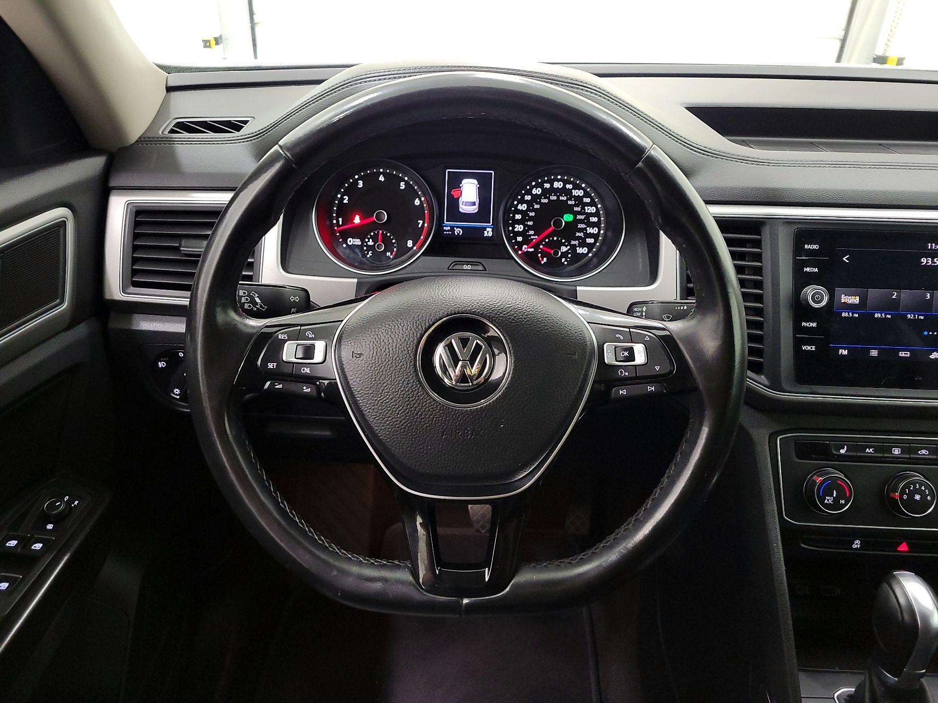 Thumbnail: 2018 Volkswagen Atlas - 10