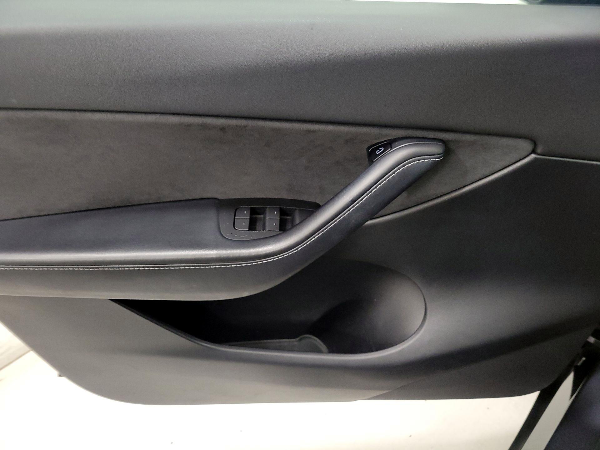 Thumbnail: 2021 Tesla Model Y - 12