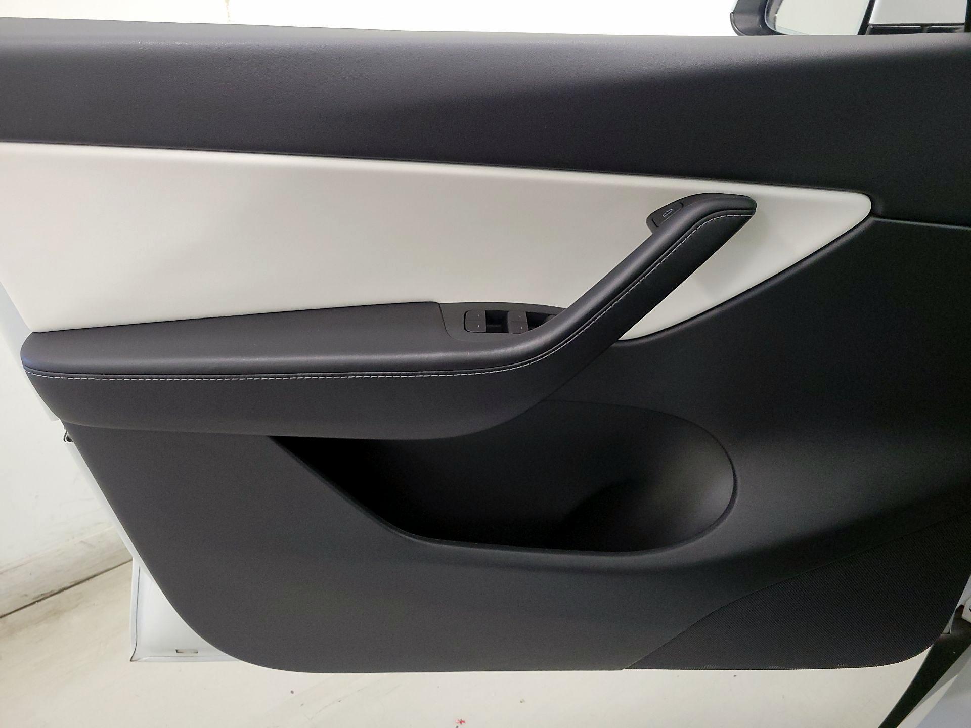 Thumbnail: 2021 Tesla Model Y - 12
