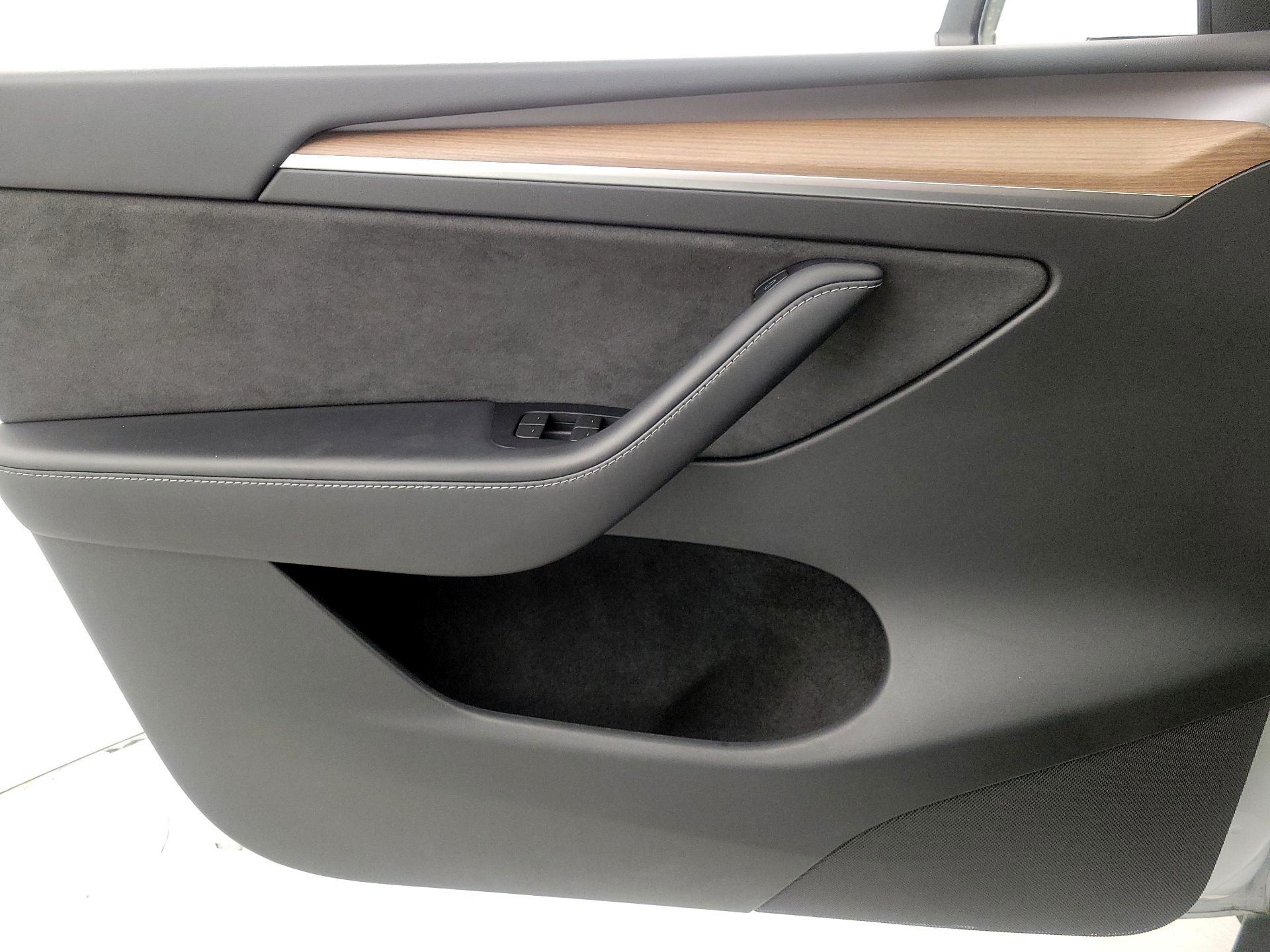 Thumbnail: 2024 Tesla Model Y - 12