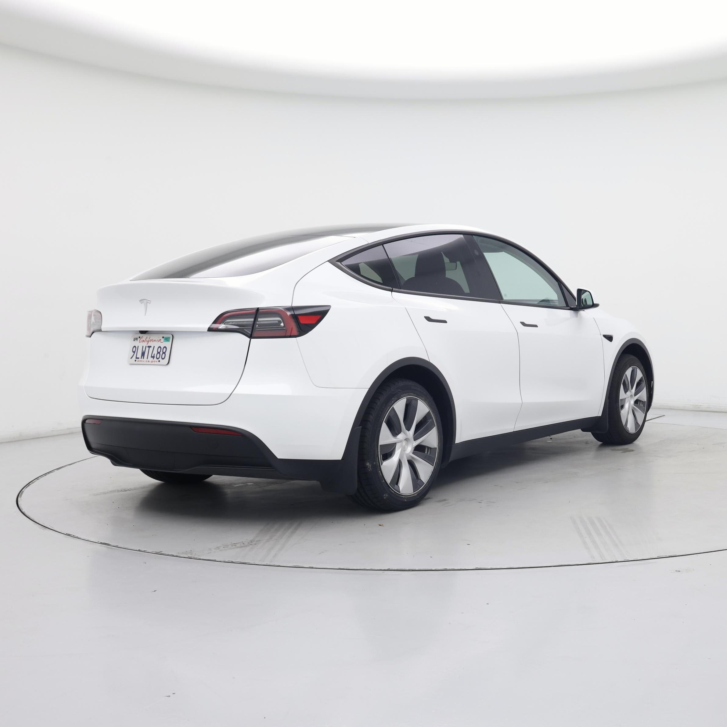 Thumbnail: 2024 Tesla Model Y - 8