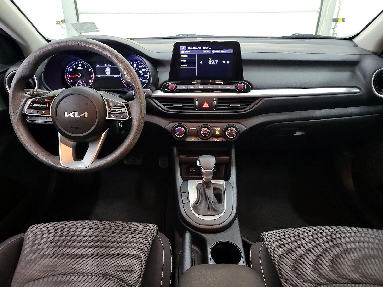 2023 Kia Forte LXS - Photo 10