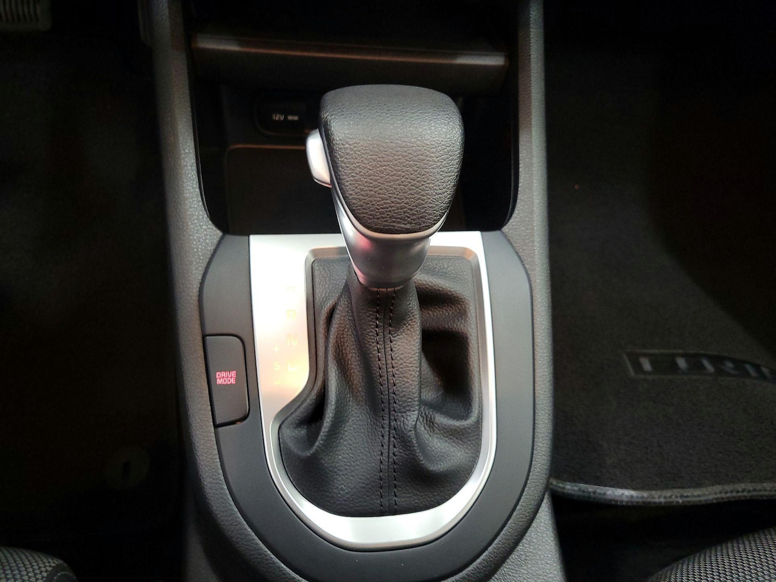 2023 Kia Forte LXS - Photo 18