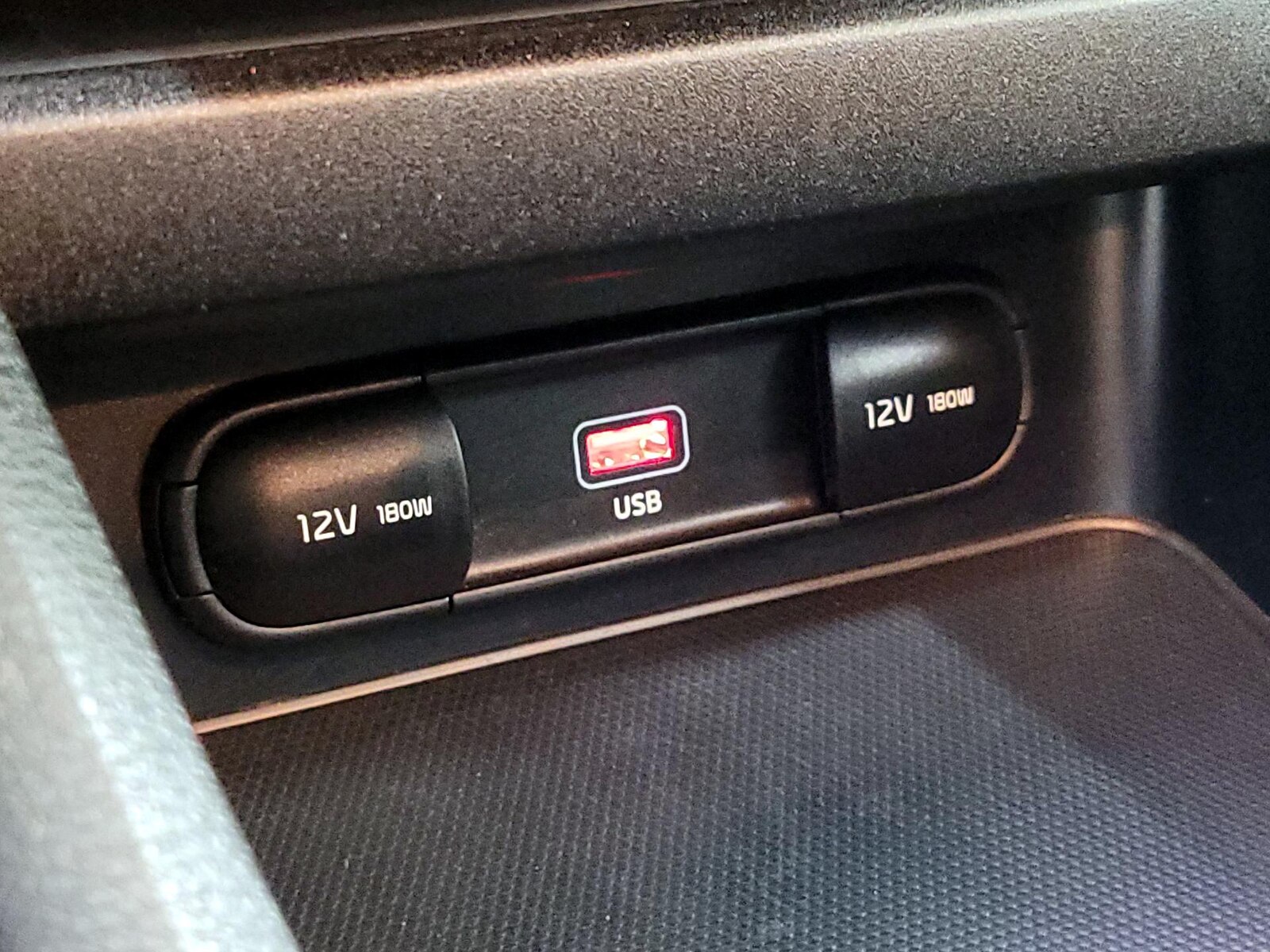 2023 Kia Forte LXS - Photo 19