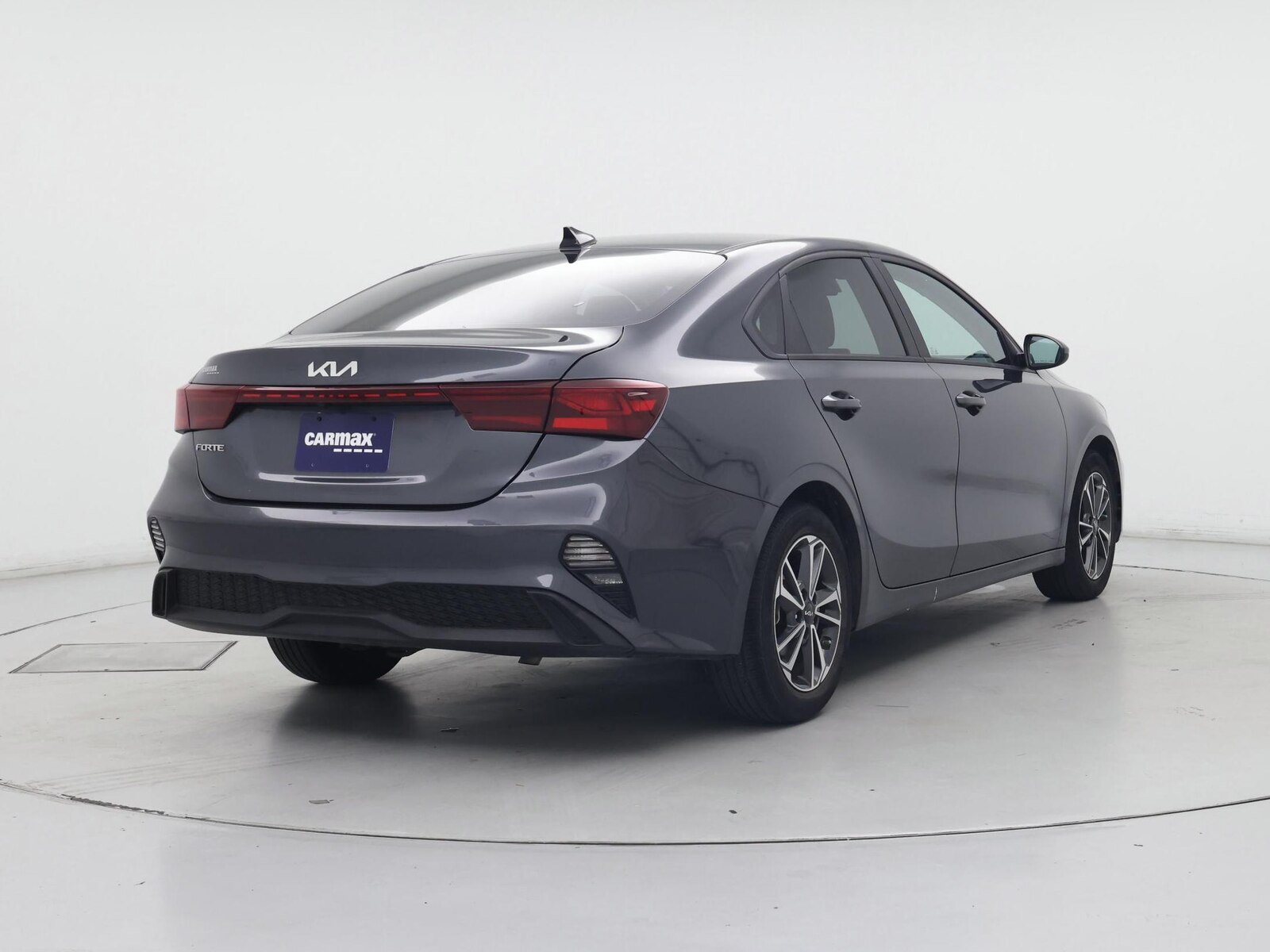 2023 Kia Forte LXS - Photo 9