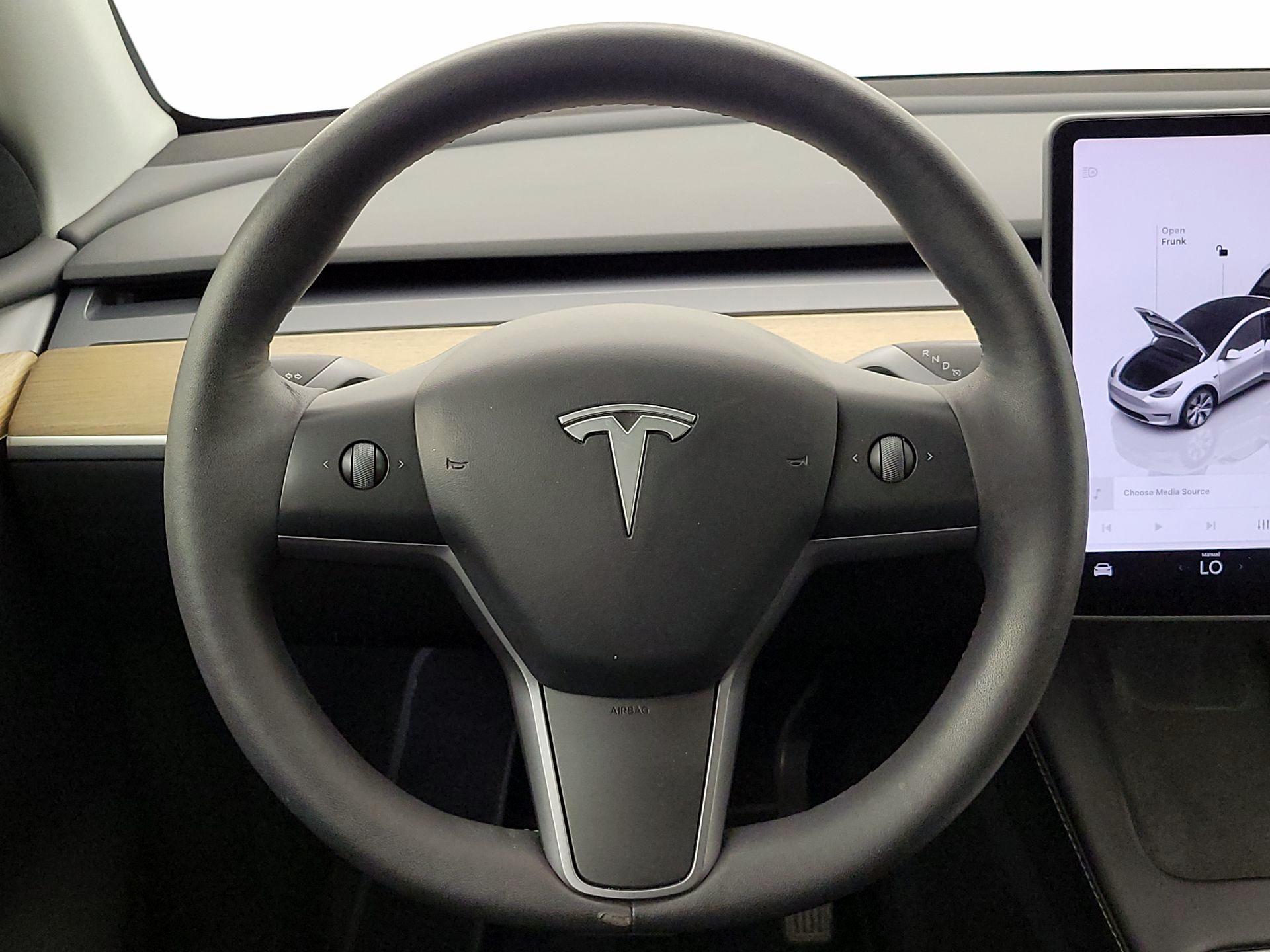 Thumbnail: 2023 Tesla Model Y - 10