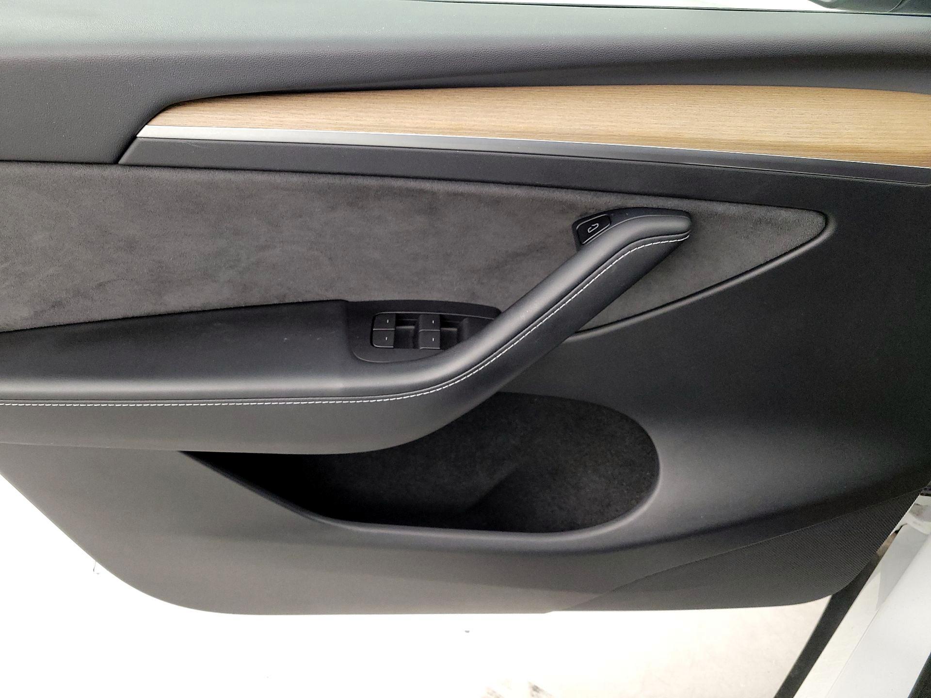 Thumbnail: 2023 Tesla Model Y - 12