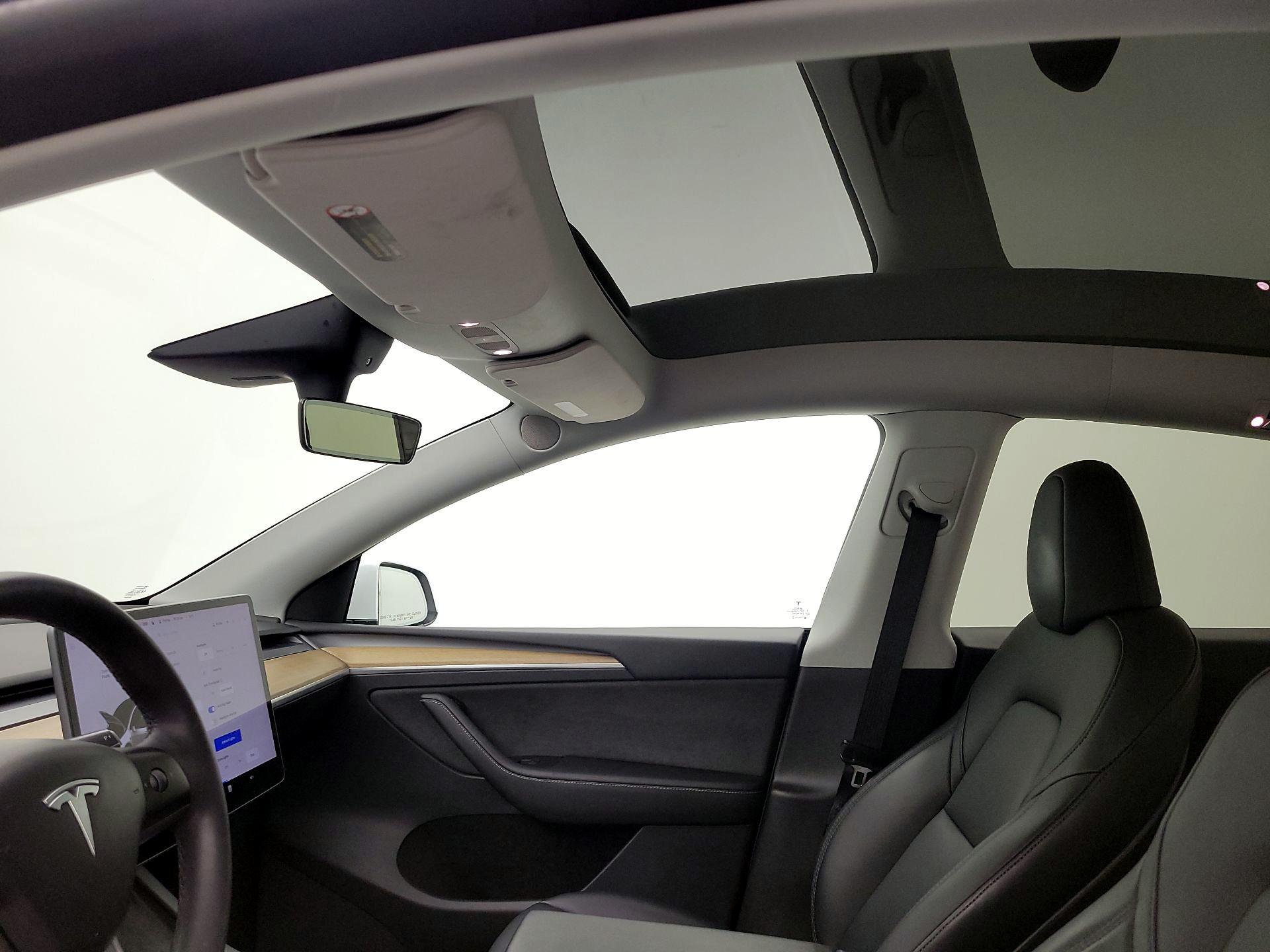 Thumbnail: 2023 Tesla Model Y - 17