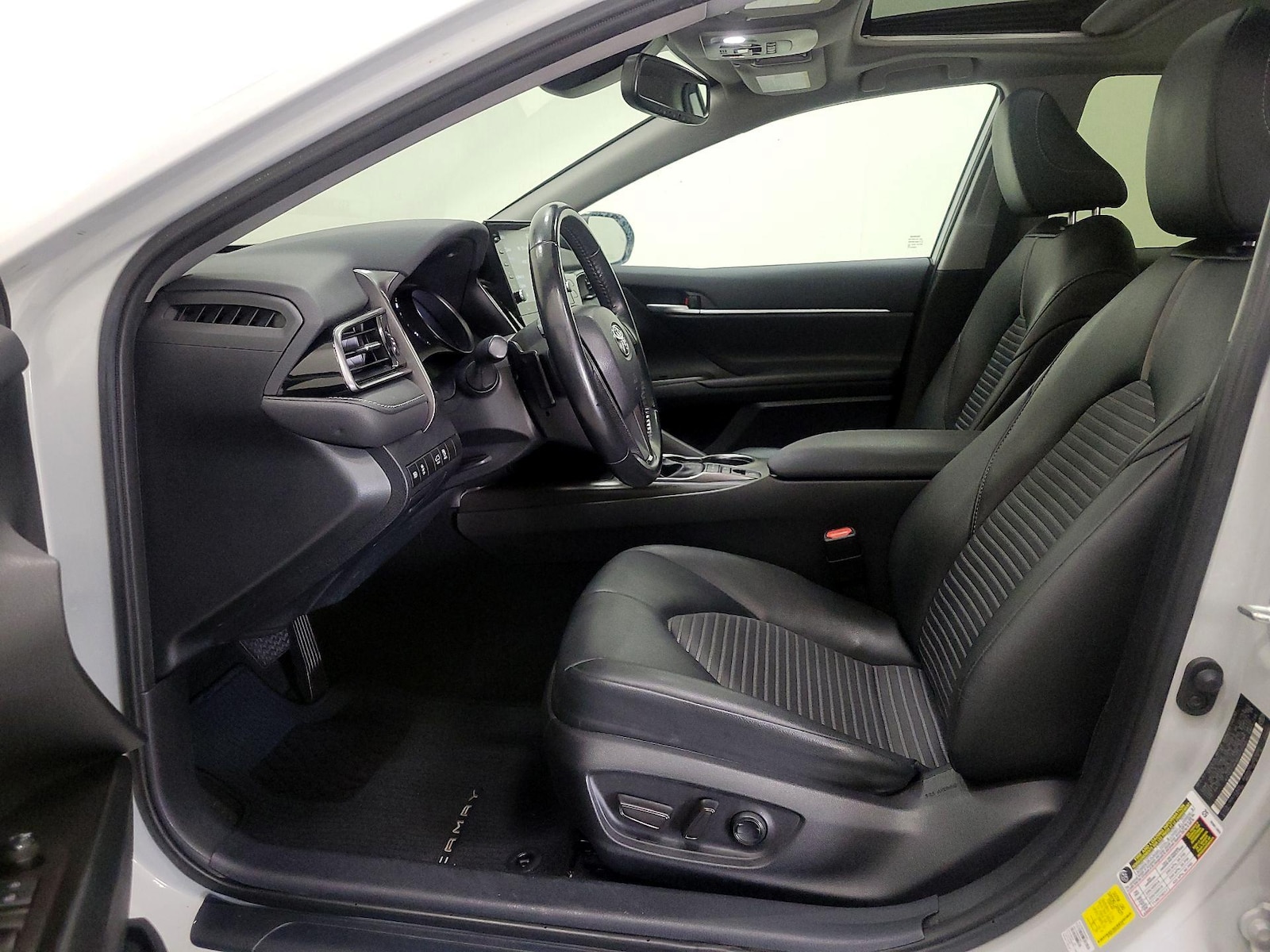 2024 Toyota Camry SE - Photo 12