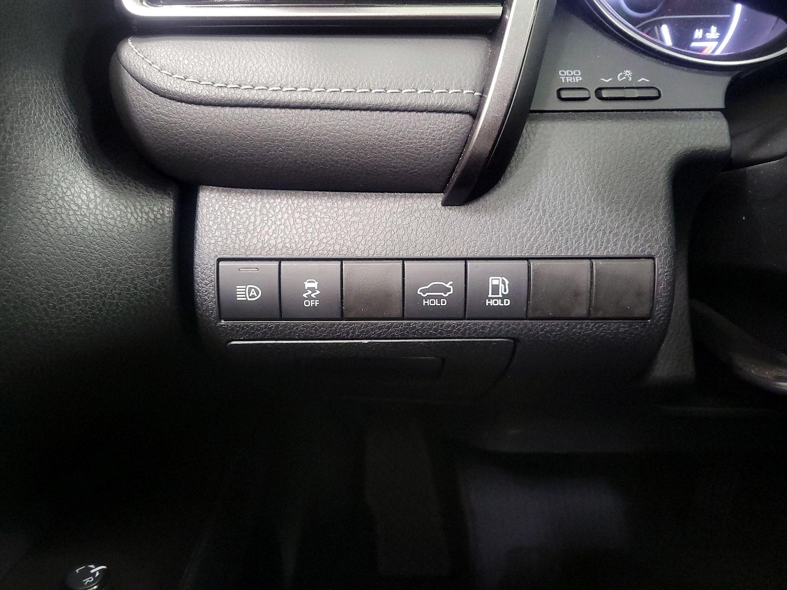 2024 Toyota Camry SE - Photo 14