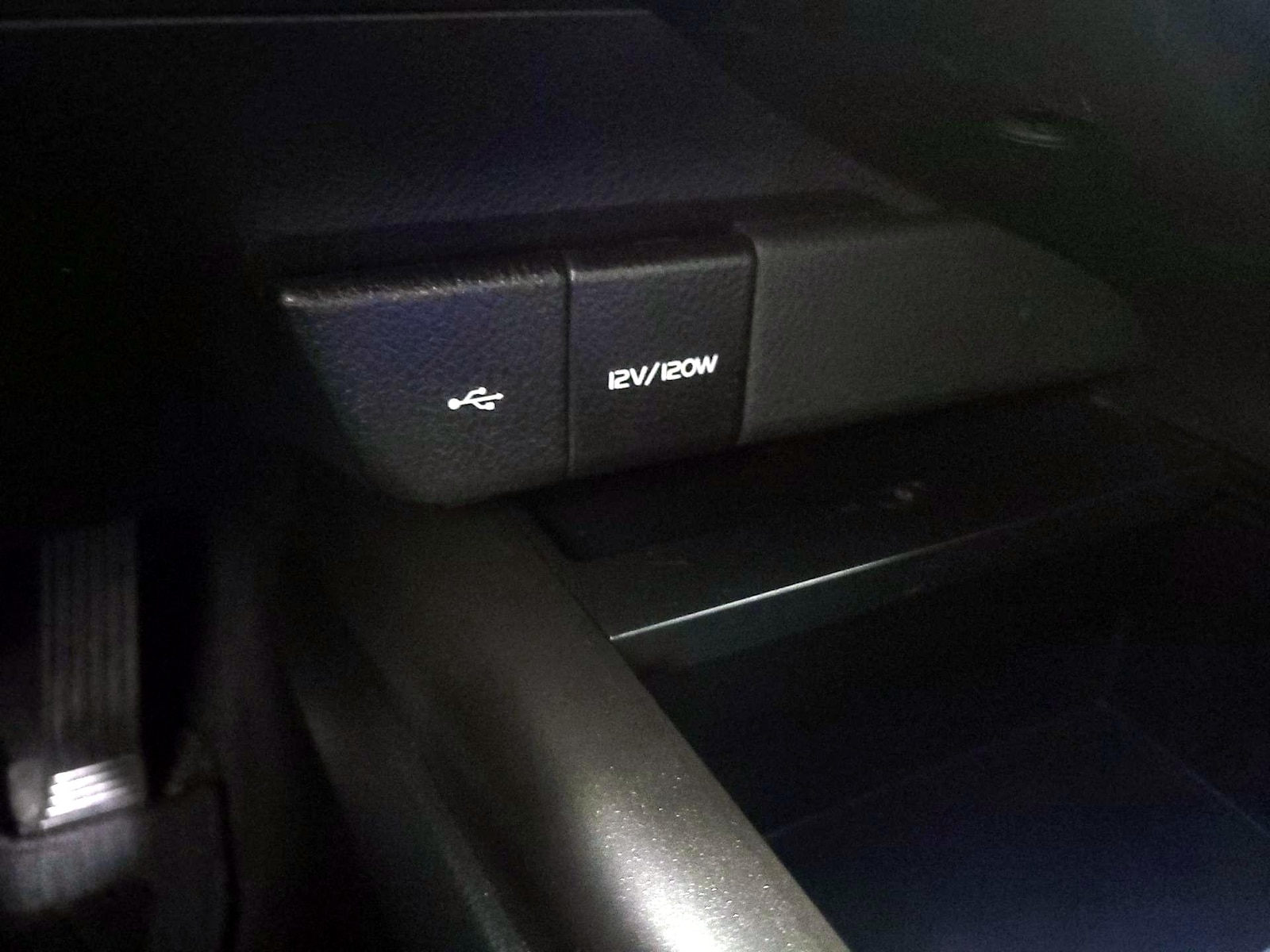 2024 Toyota Camry SE - Photo 19