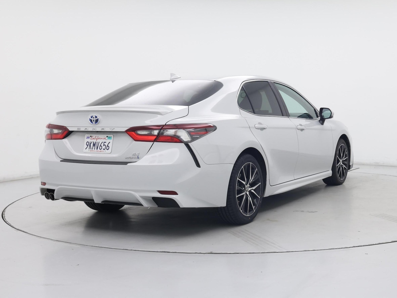 2024 Toyota Camry SE - Photo 9