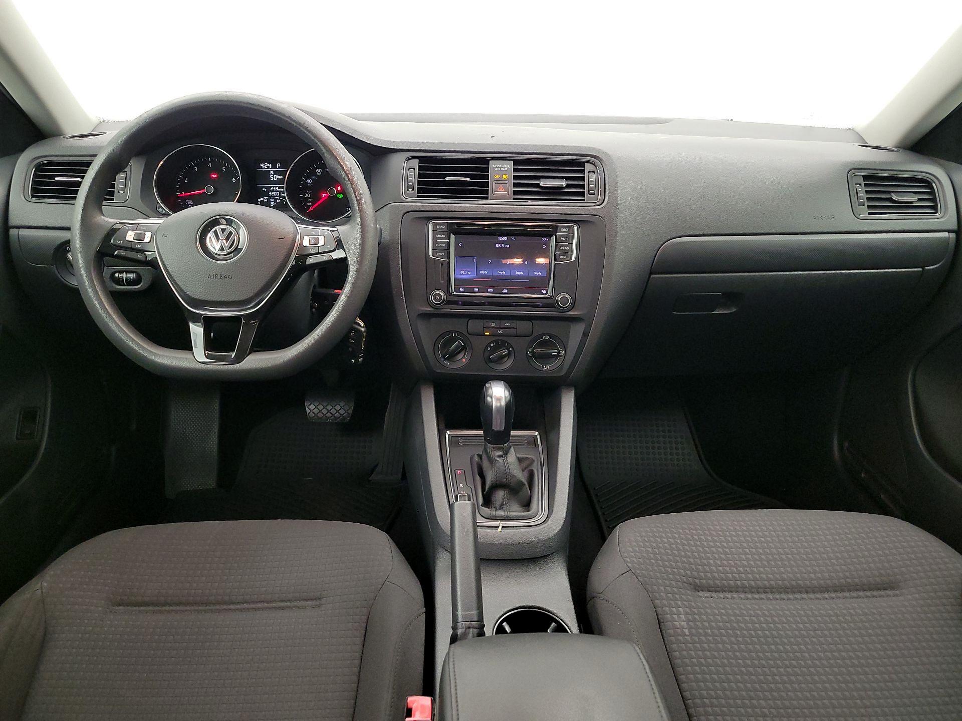 Thumbnail: 2016 Volkswagen Jetta - 9