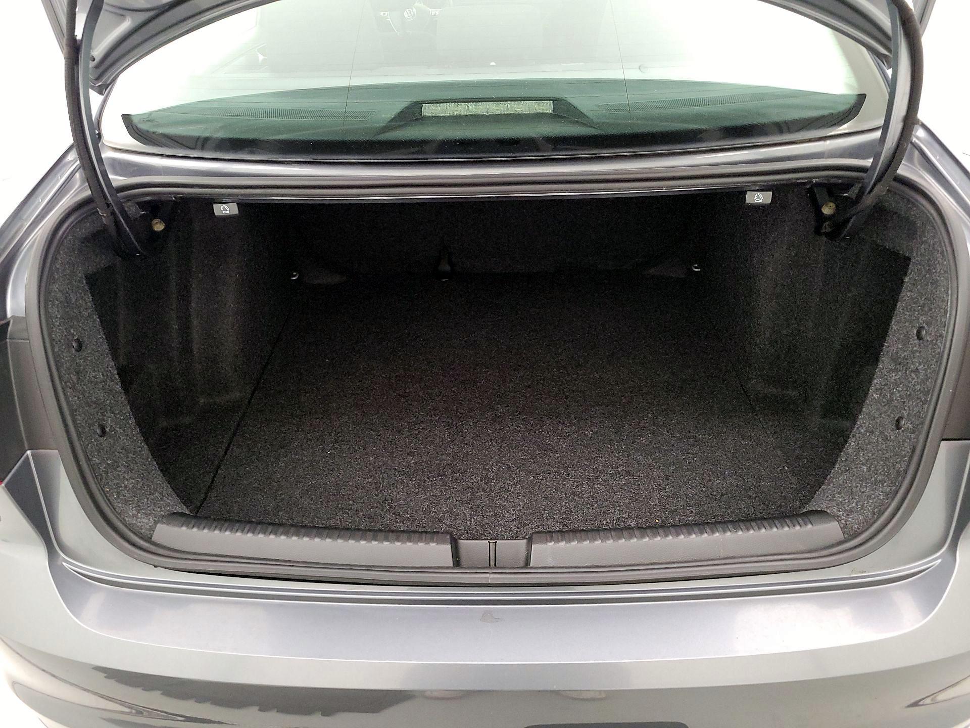 Thumbnail: 2016 Volkswagen Jetta - 20