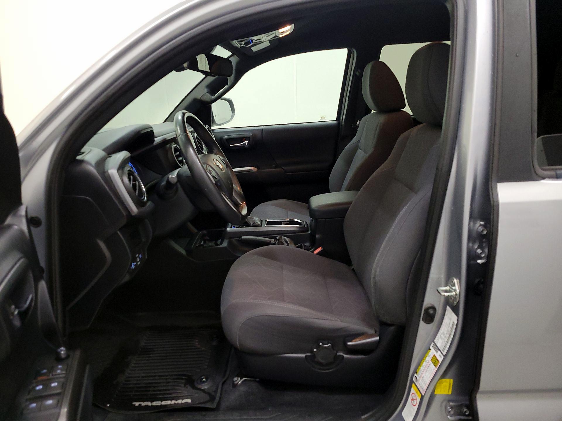 Thumbnail: 2019 Toyota Tacoma - 11