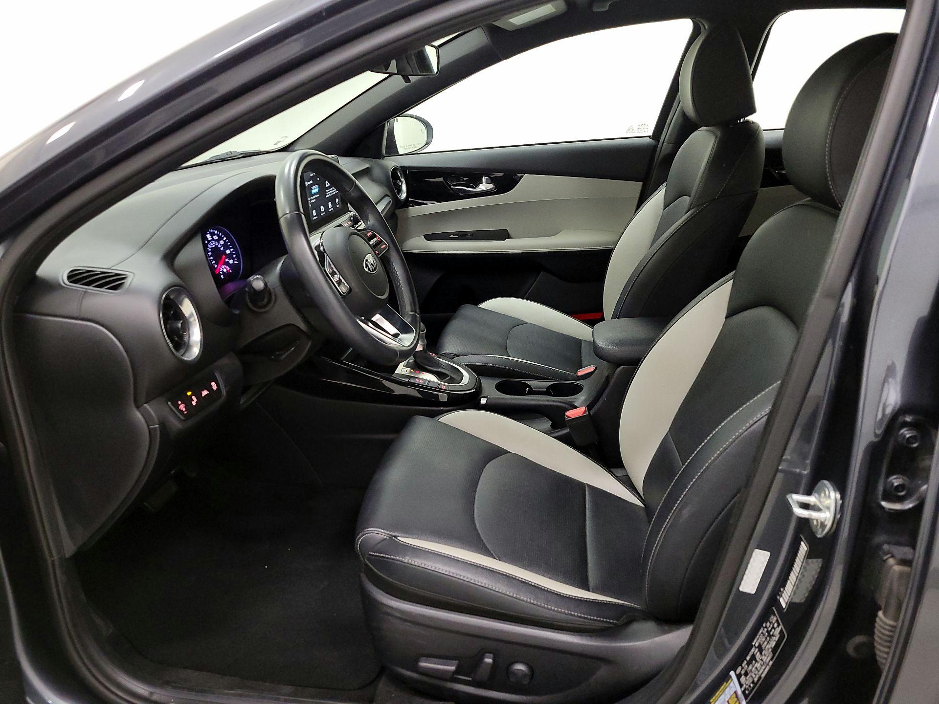 Thumbnail: 2020 Kia Forte - 11