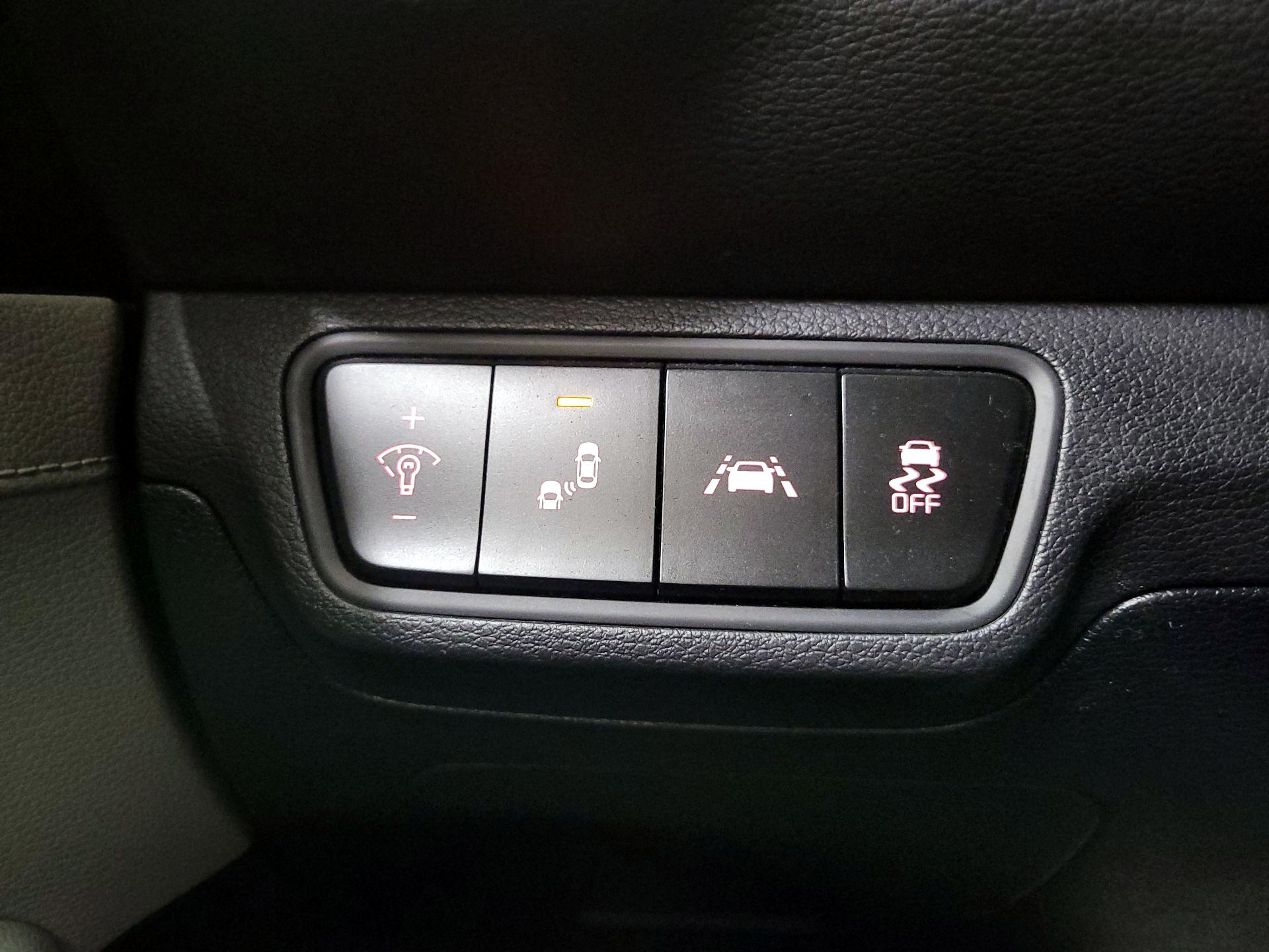 Thumbnail: 2020 Kia Forte - 13