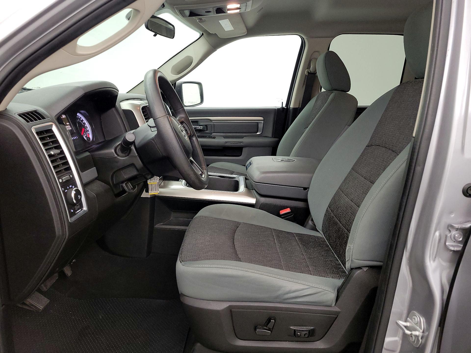 Thumbnail: 2020 RAM 1500 Classic - 11