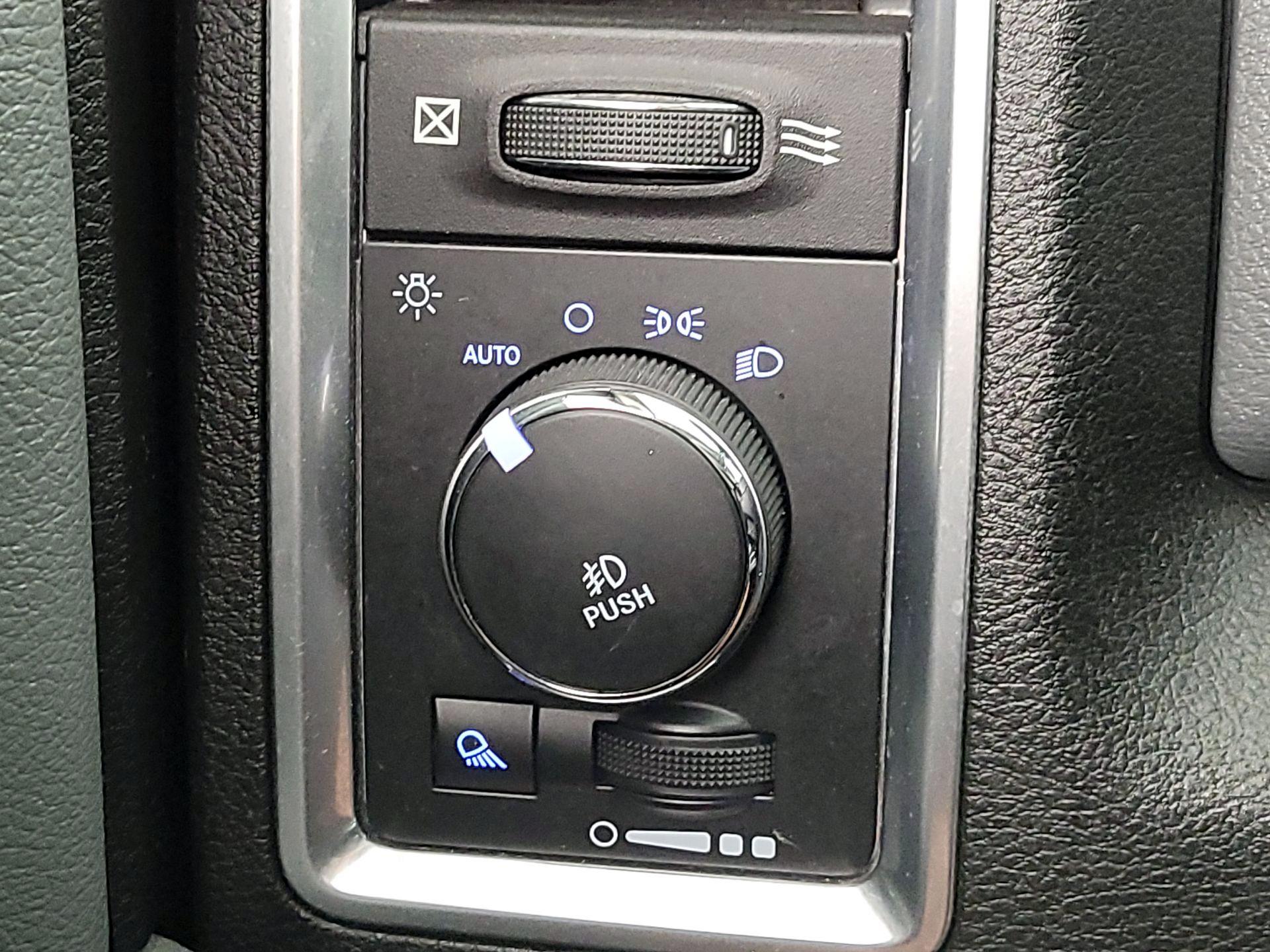 Thumbnail: 2020 RAM 1500 Classic - 13