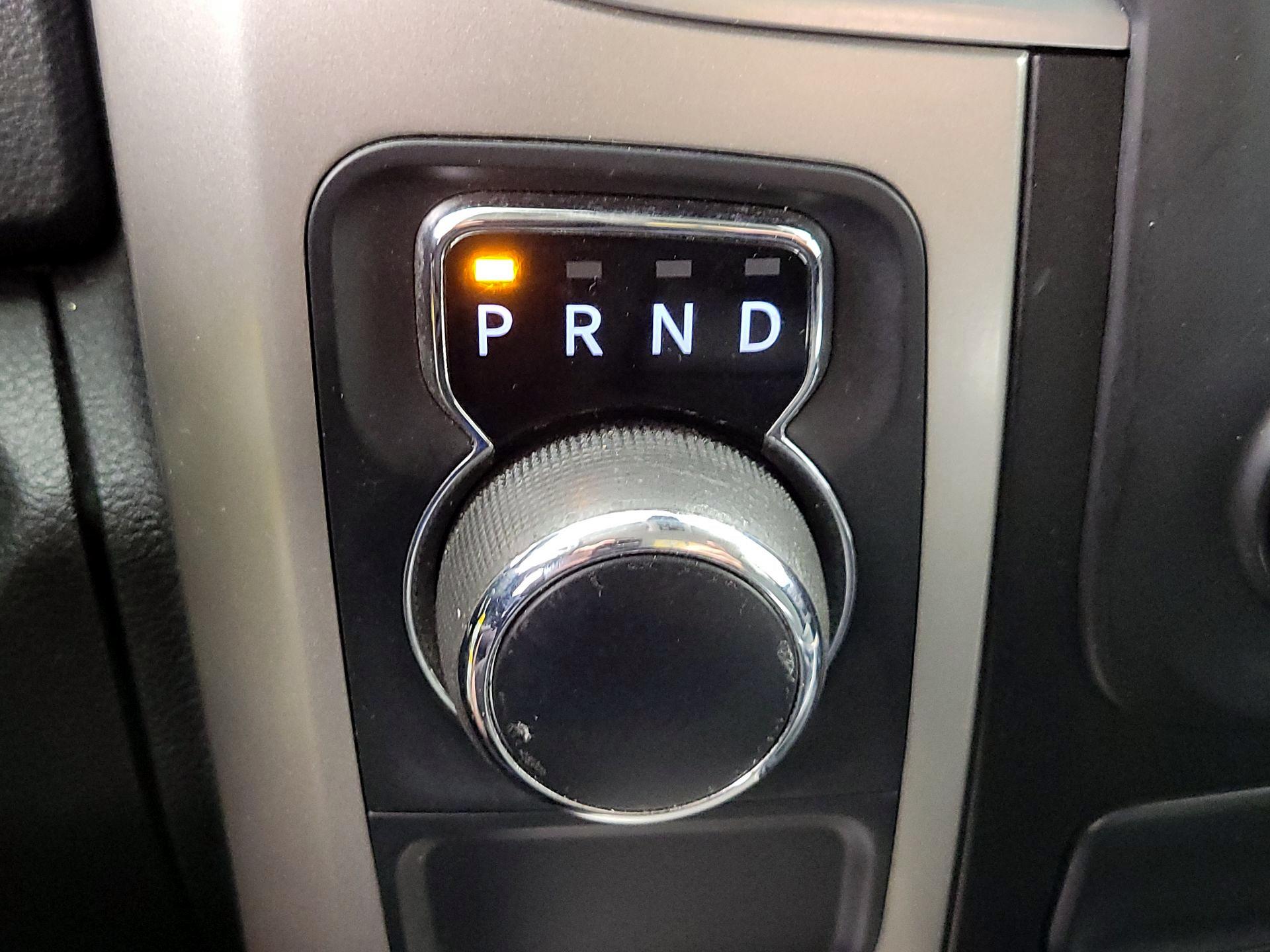 Thumbnail: 2020 RAM 1500 Classic - 17