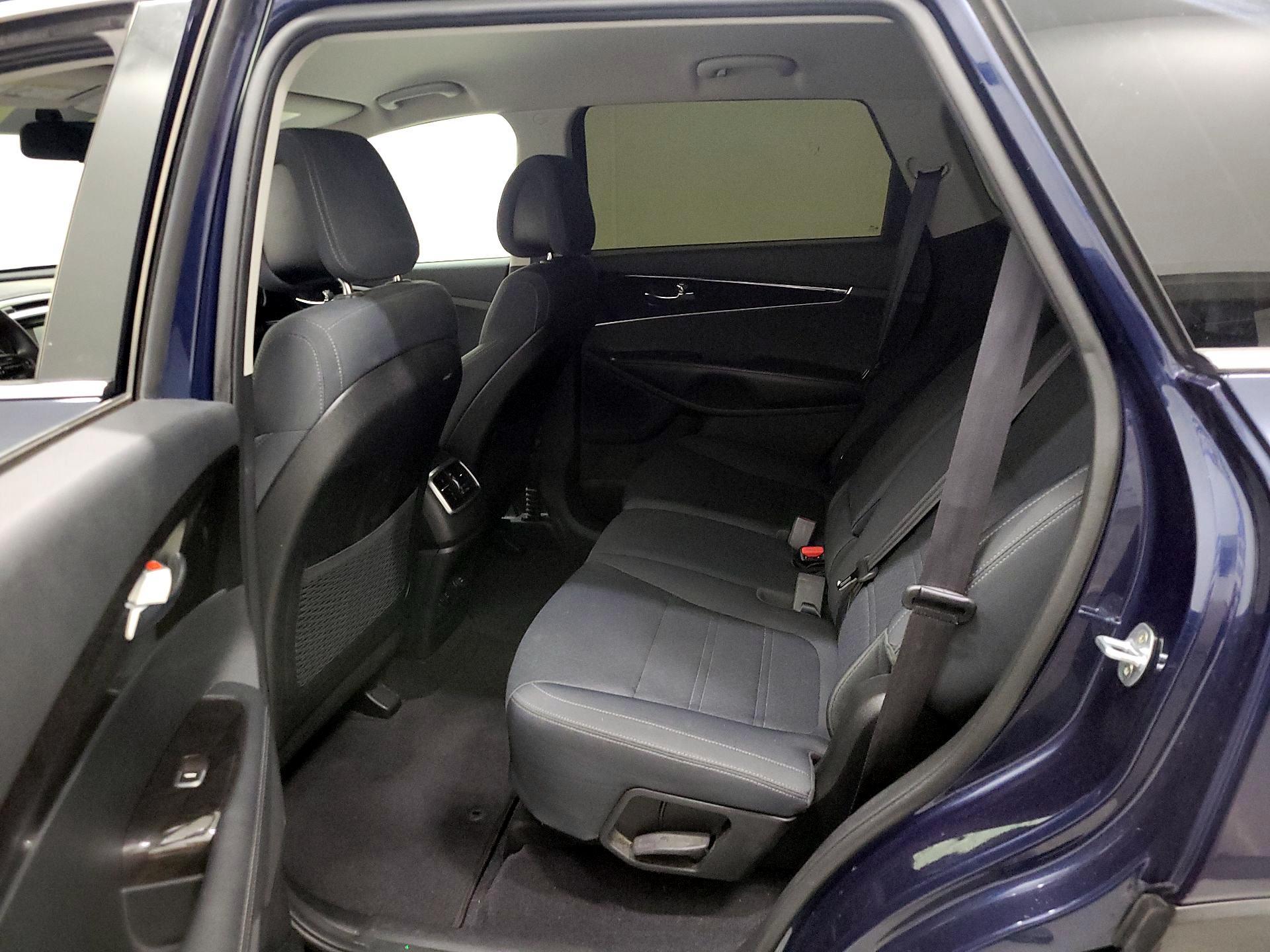 Thumbnail: 2016 Kia Sorento - 19