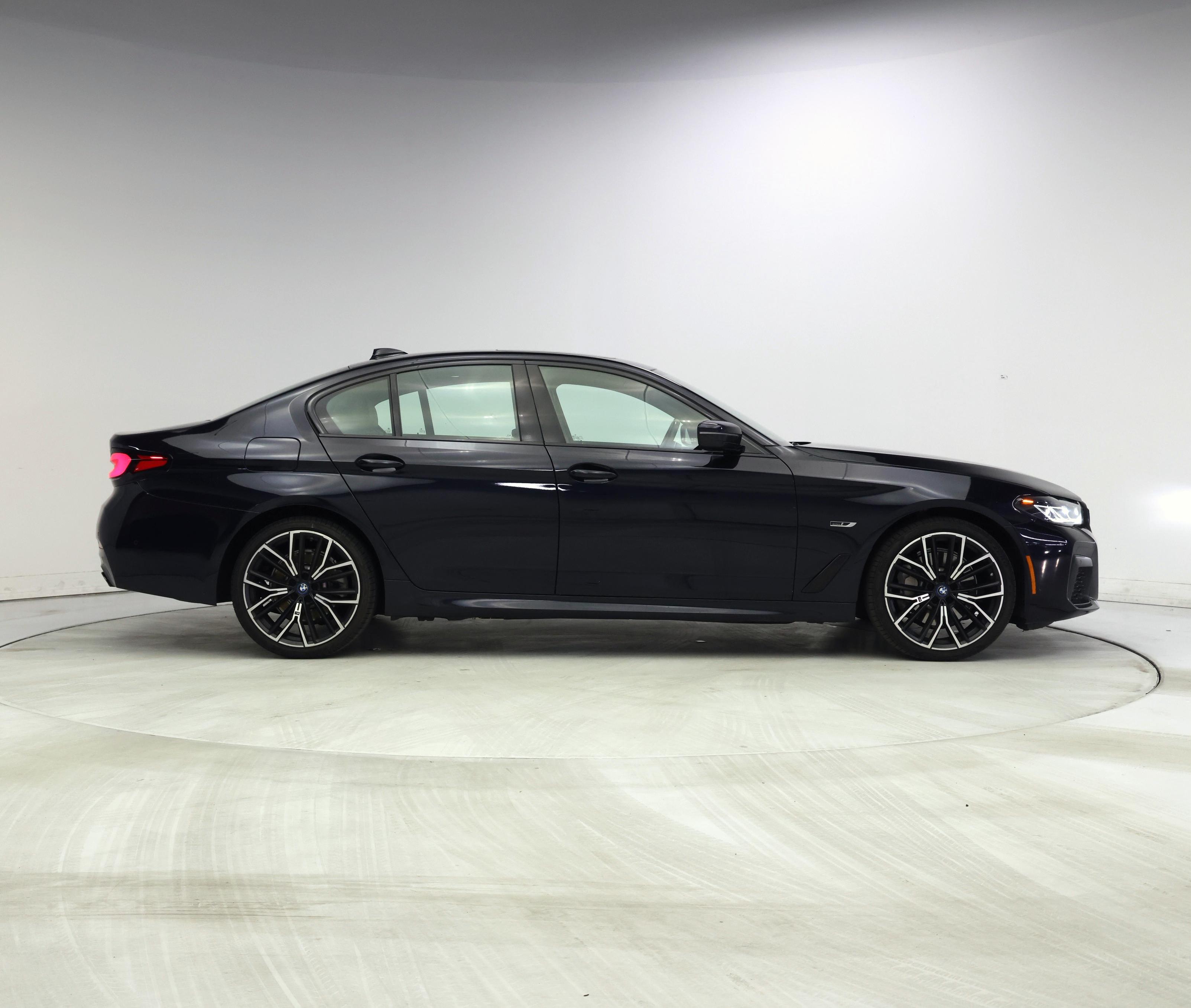 Thumbnail: 2022 BMW 5 Series - 7